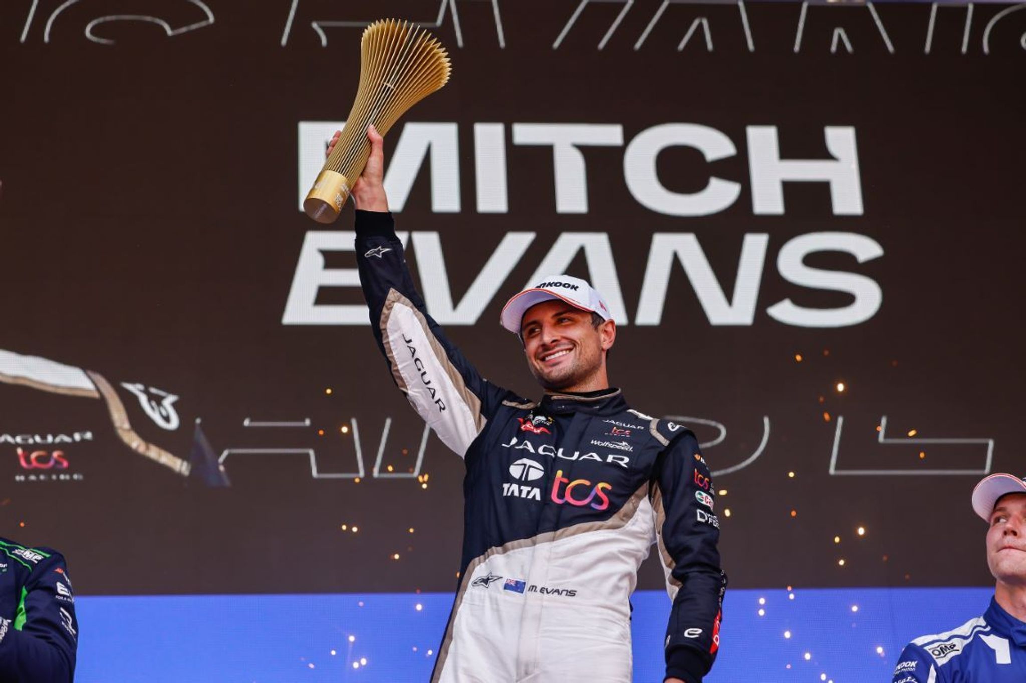 Evans extends with Jaguar TCS Racing
