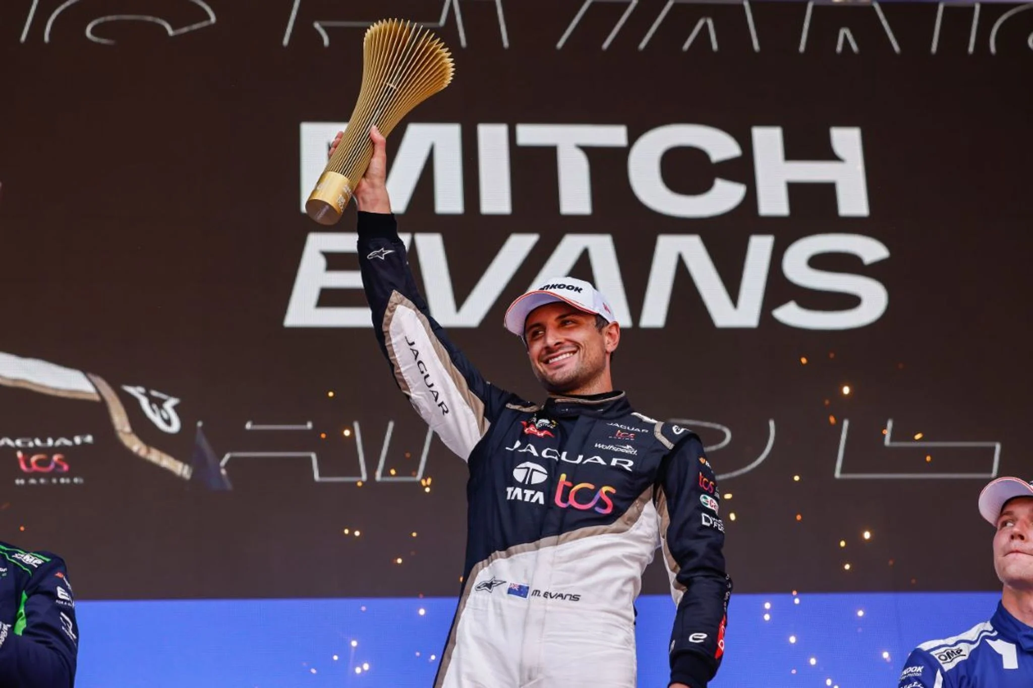 Evans extends with Jaguar TCS Racing