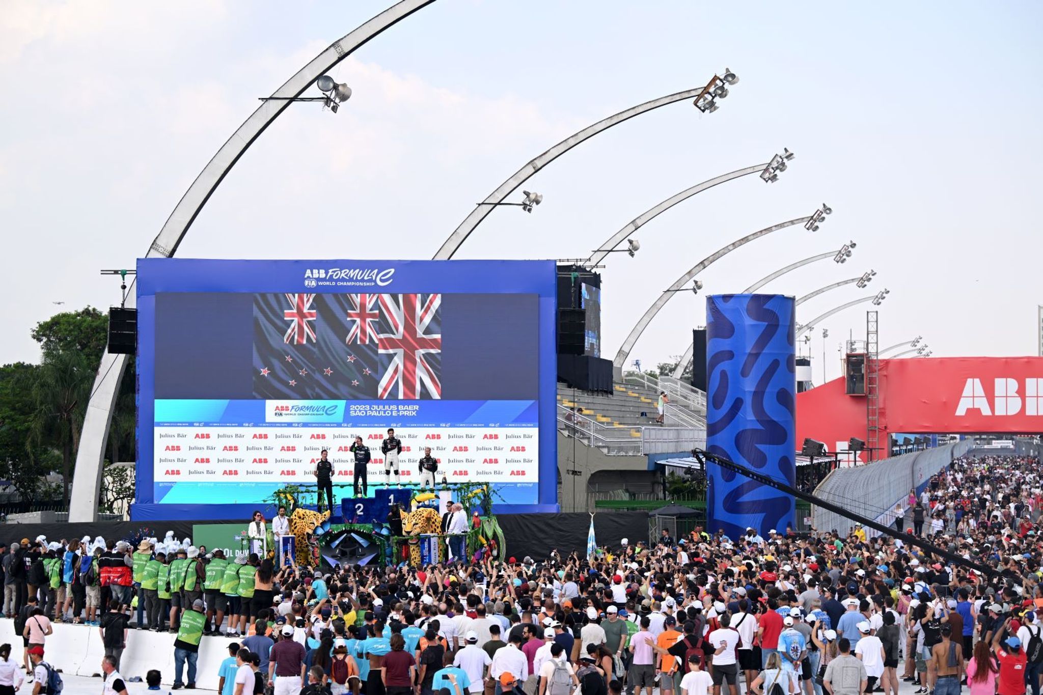 FACTS AND STATS: Overtaking aplenty, record speeds and fine margins in Brazil