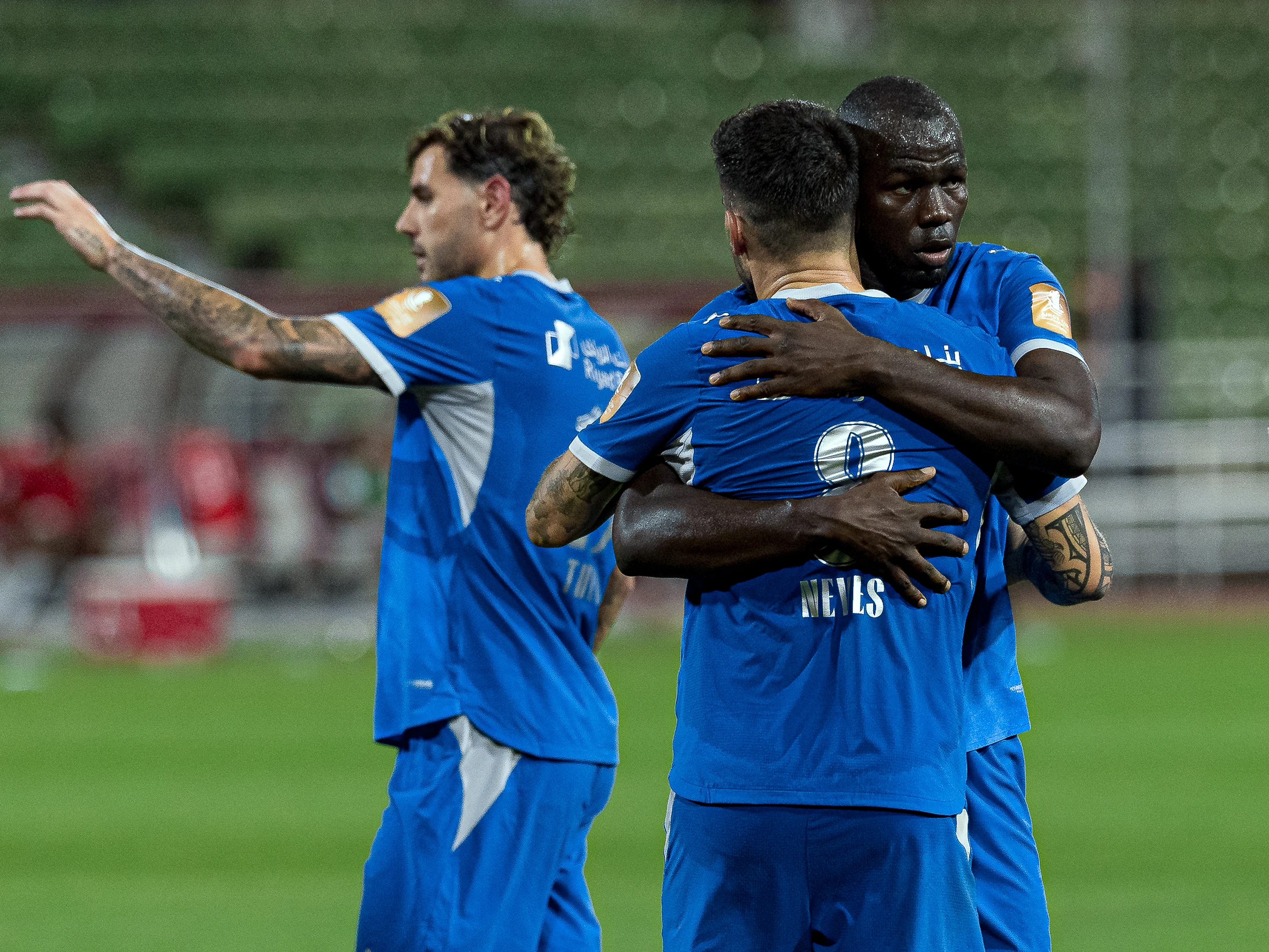 الهلال والرائد Image