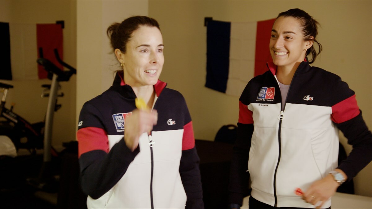 'Huge score Caroline!': Darts with team France