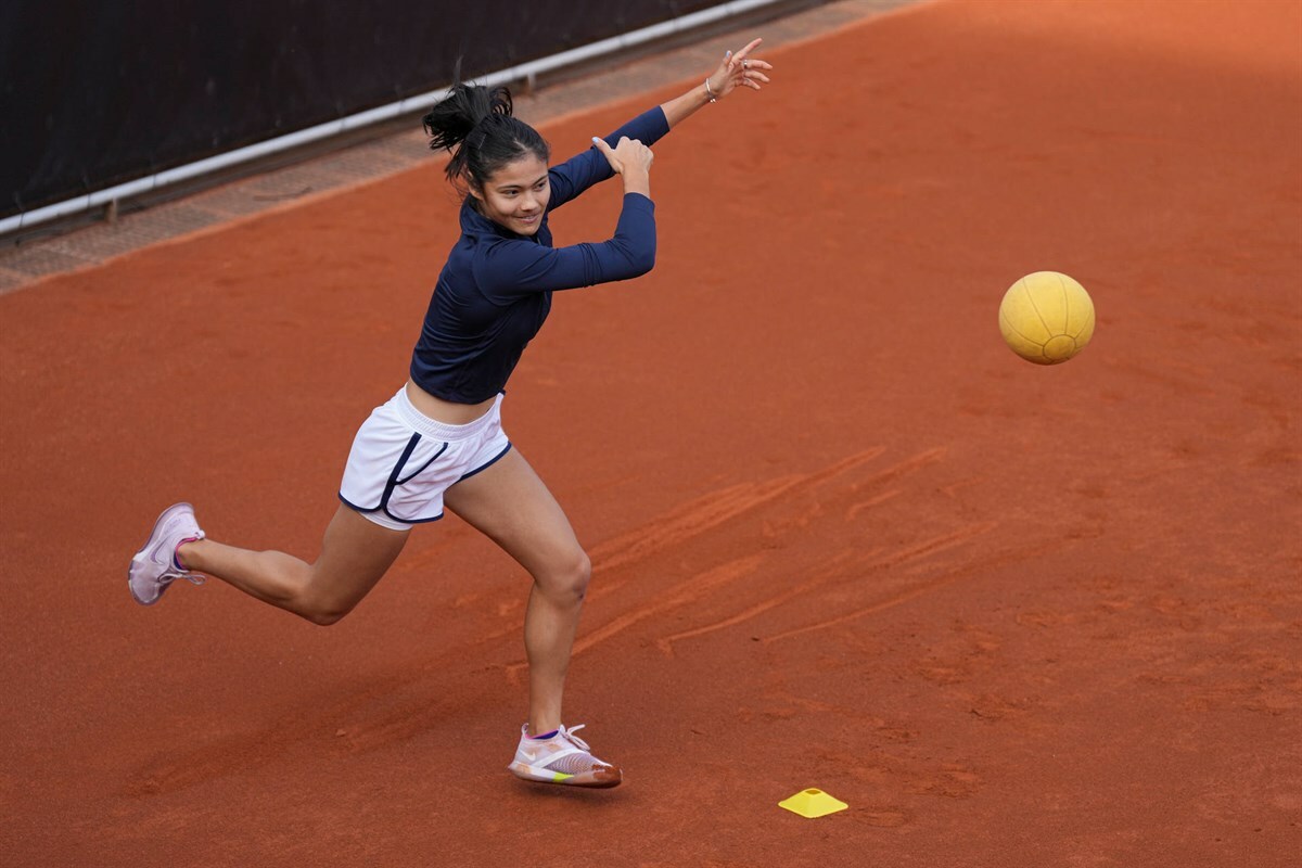 No somos favoritas pero todo puede pasar, afirma Raducanu