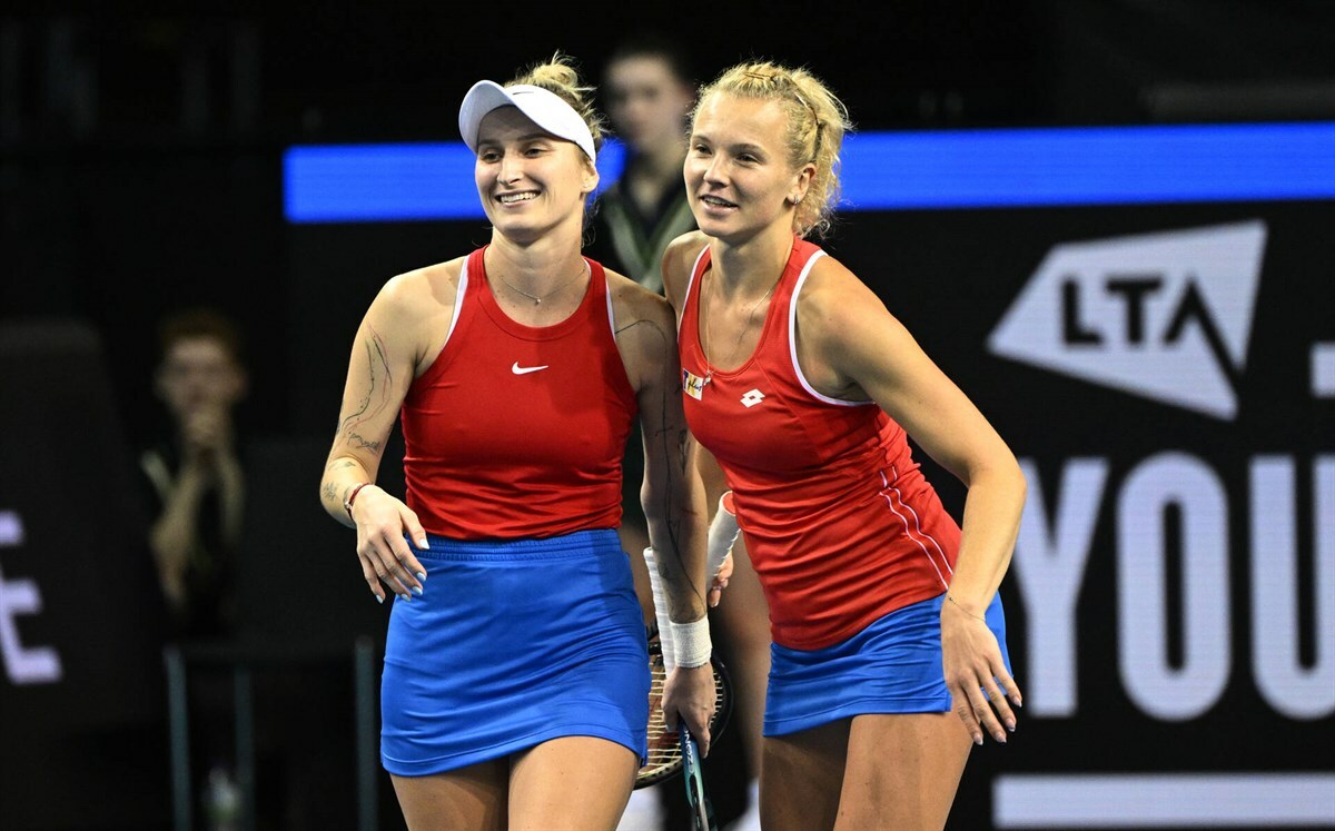 Czechs end Polish hopes and set up group decider against USA