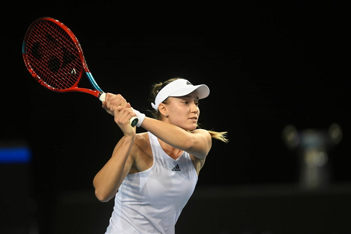 Rybakina se luce y sella la victoria de Kazajistán sobre Gran Bretaña
