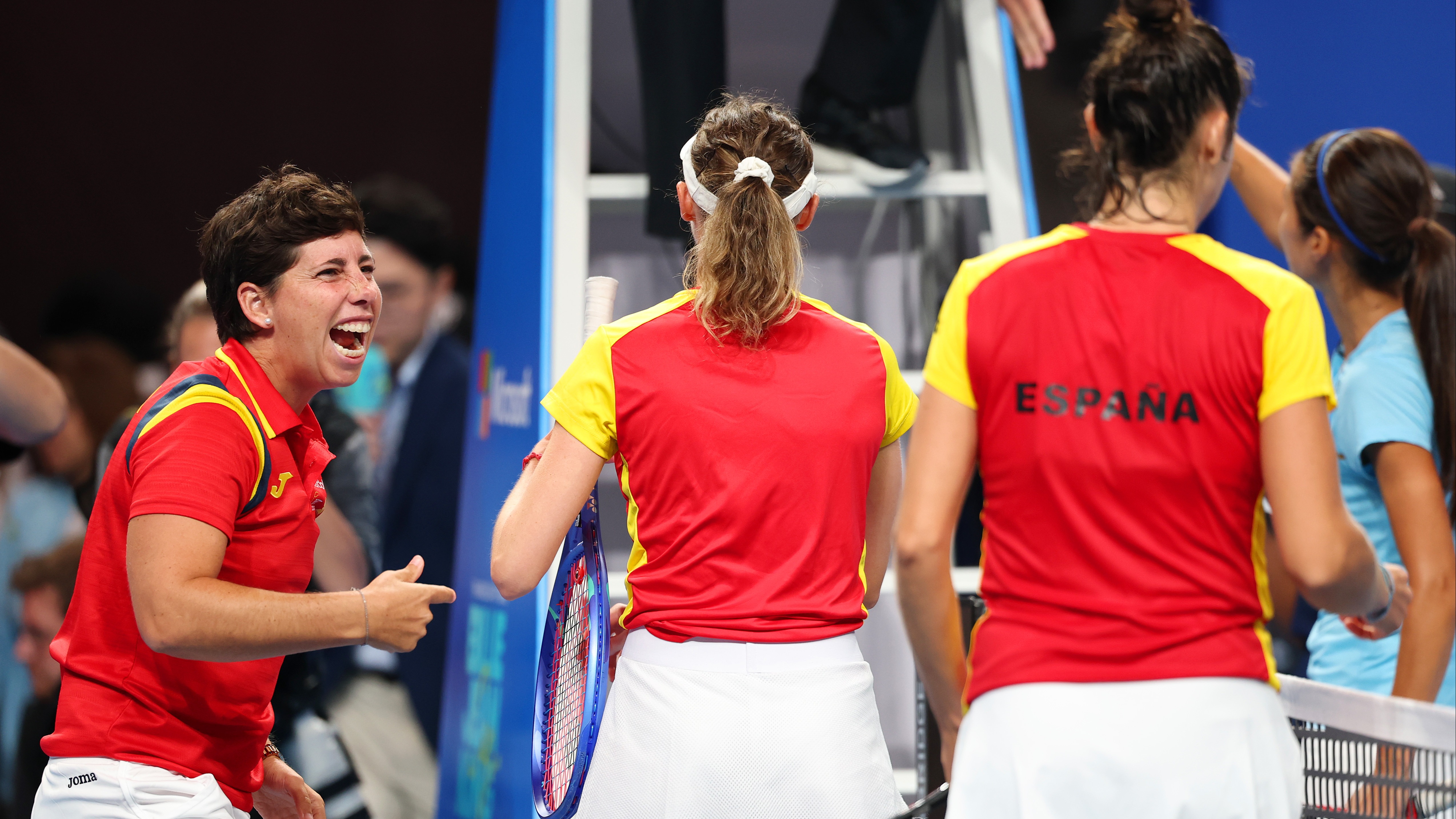 Carla Suarez Navarro celebrates after Kaz win