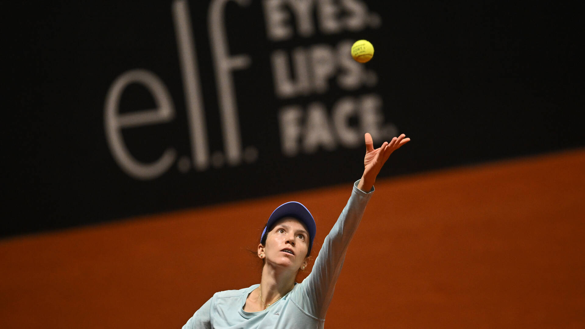 Danilina serving practice – 2025 Qualifiers