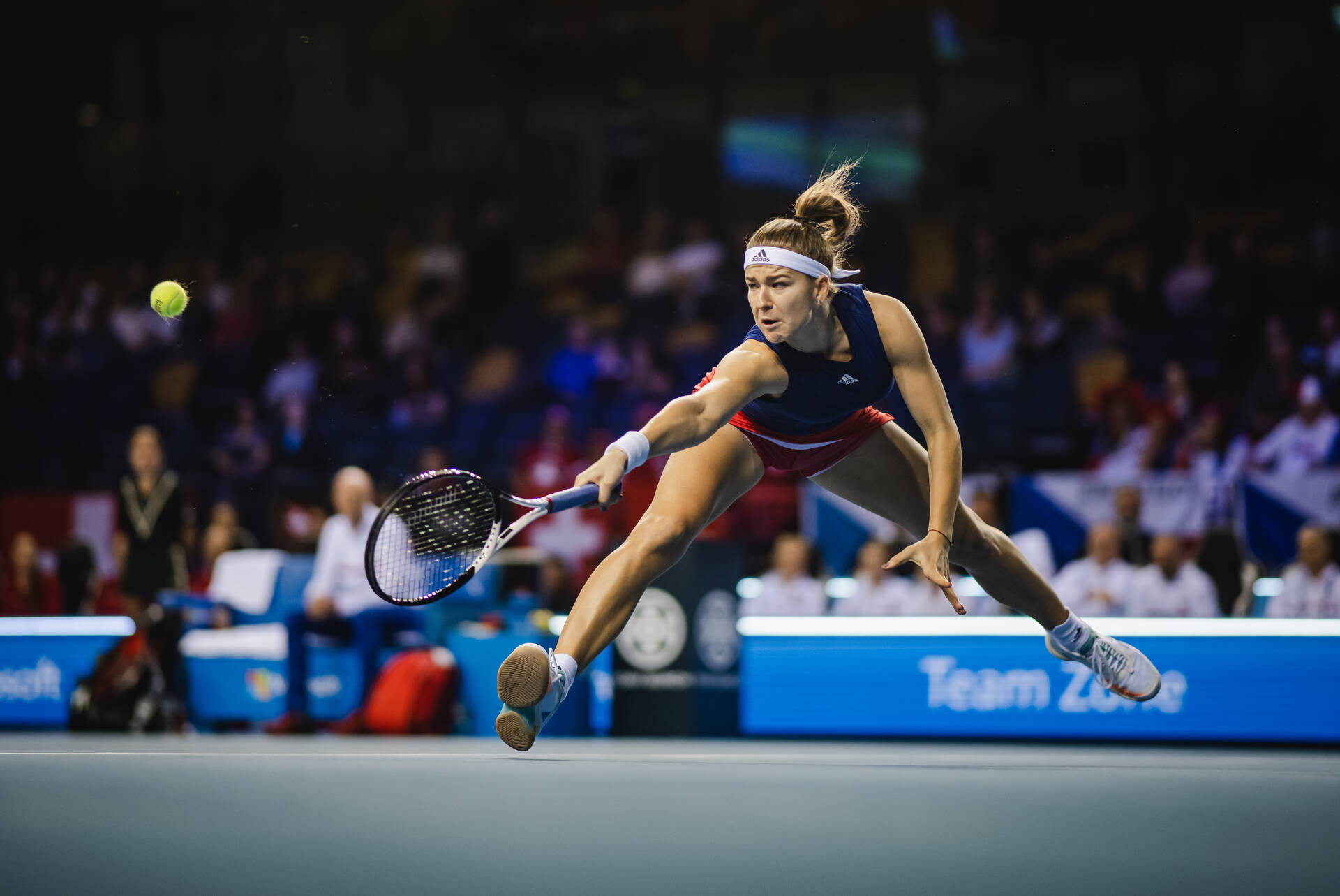 Injured Muchova replaced by Bouzkova for BJK Cup Finals, but Czechs remain formidable