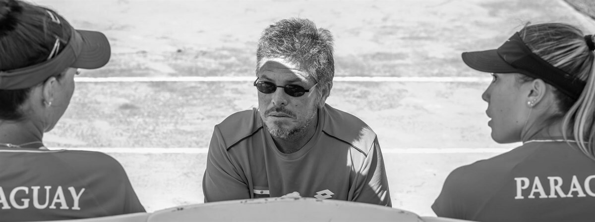 De Brix: "Es el momento de darle juego a las paraguayas"