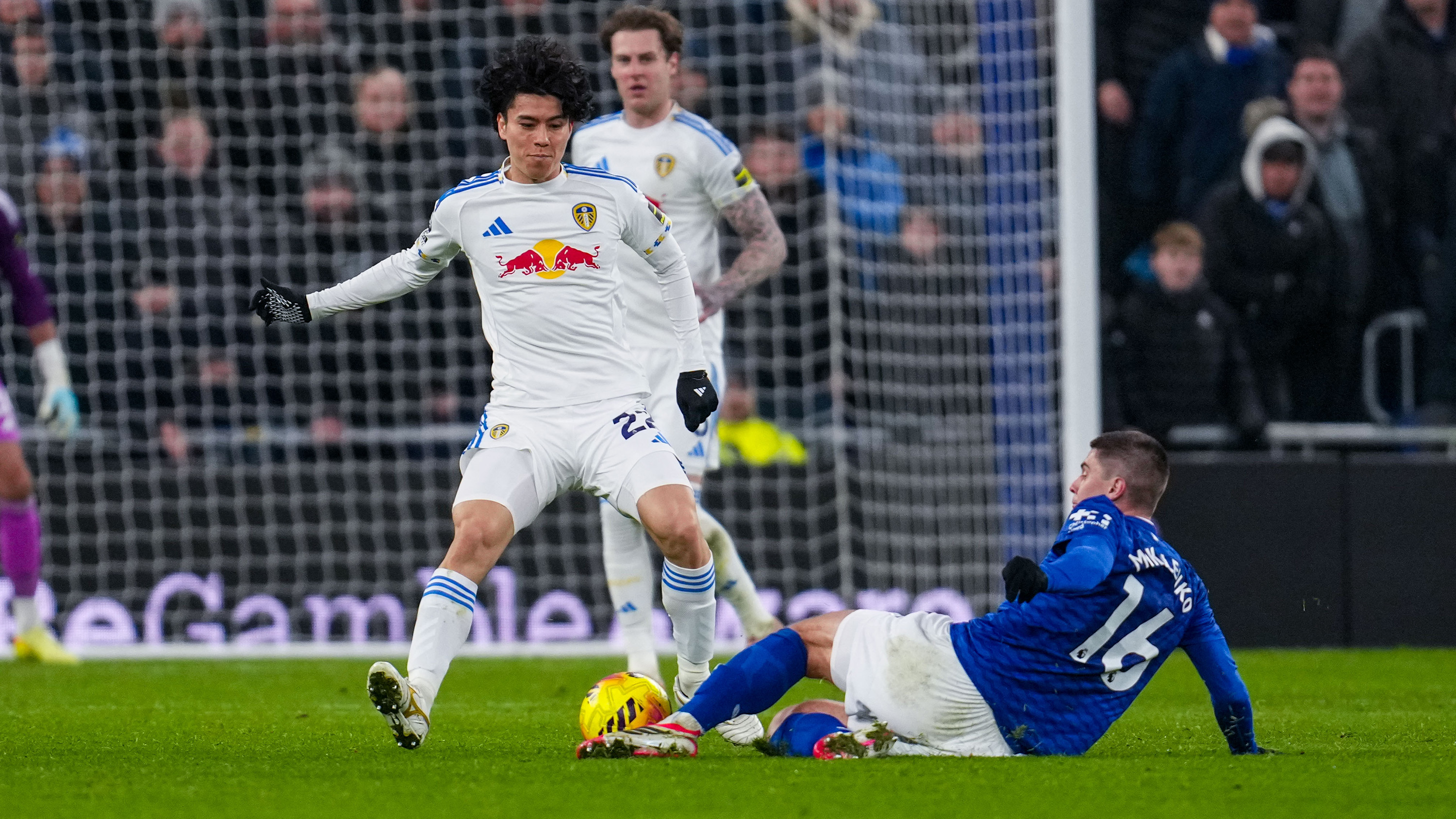 Ao Tanaka Everton Jan 26 Tackling