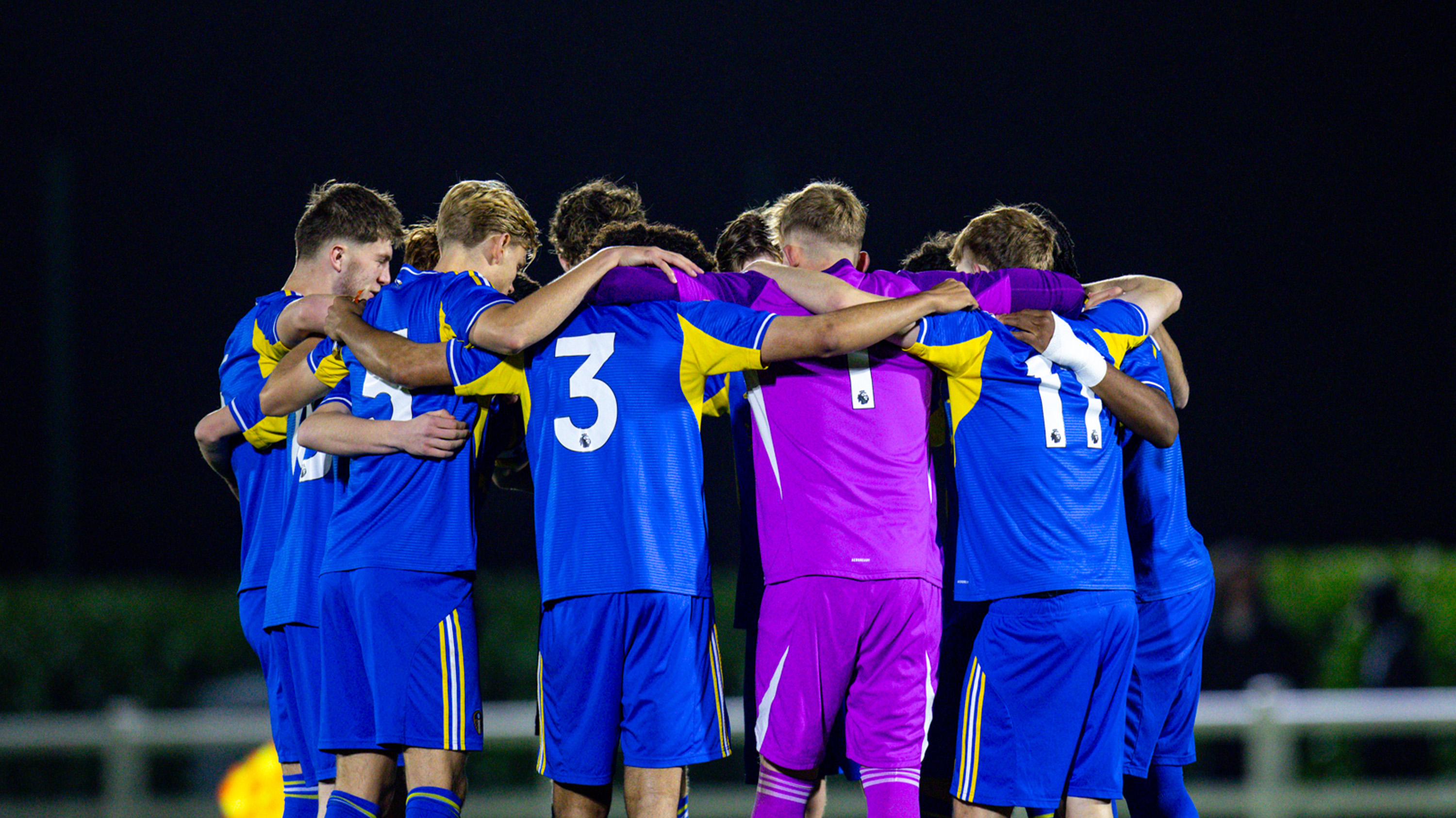 Leeds U18 Bristol City Huddle