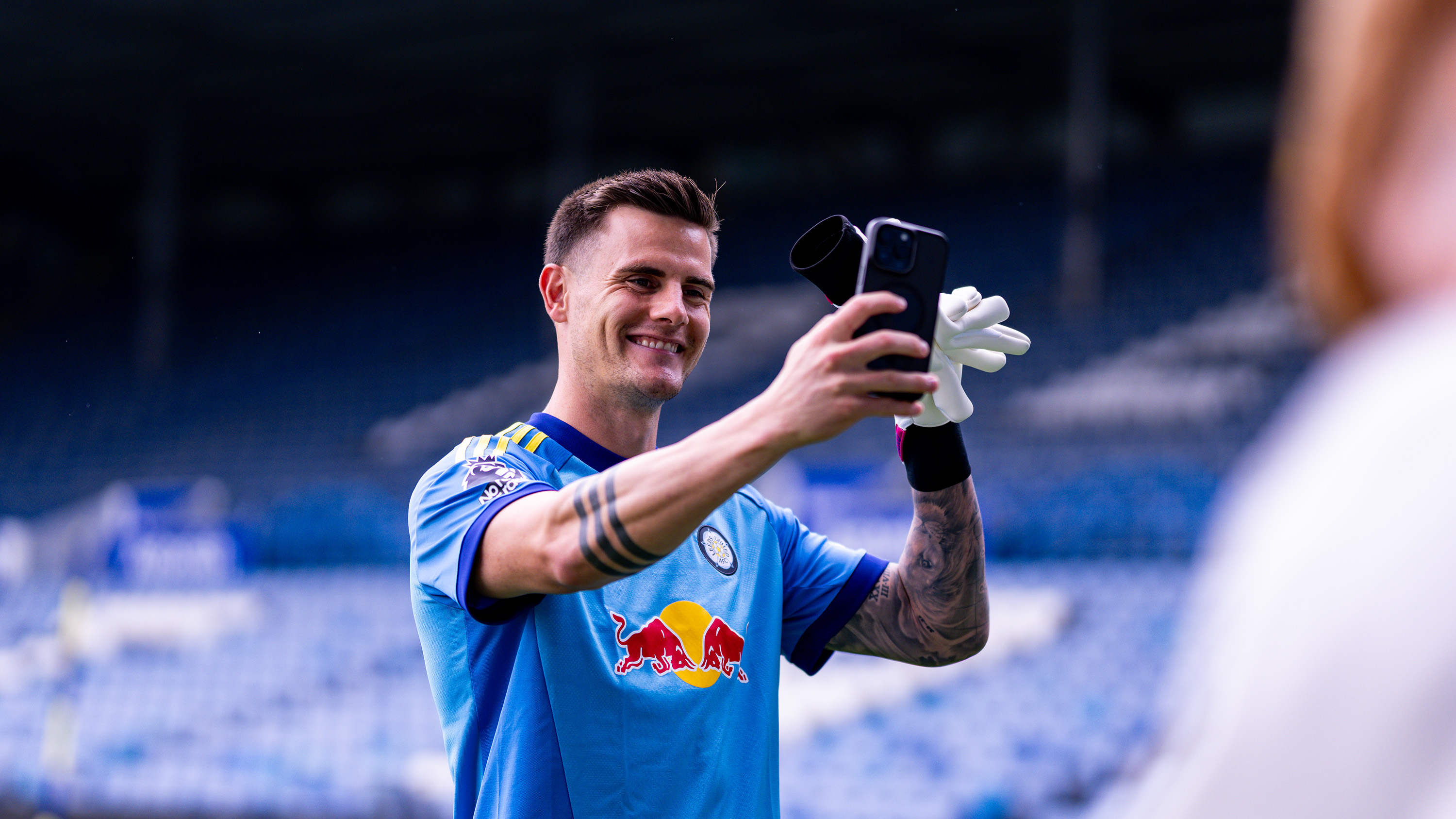 Michael Zetterer Signing Aug 26 Fan Message Phone