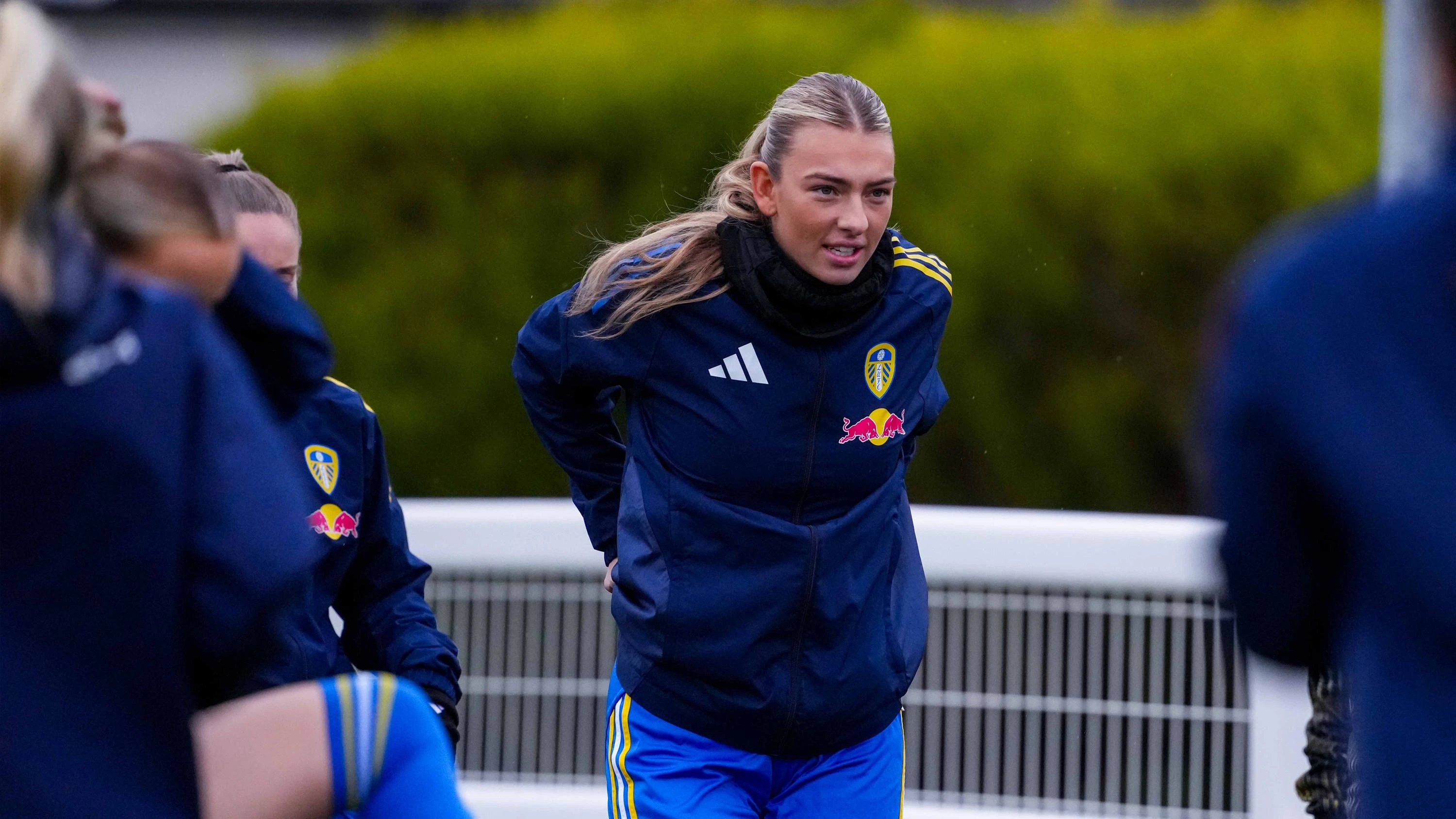 Izzy Elliott vs Norton