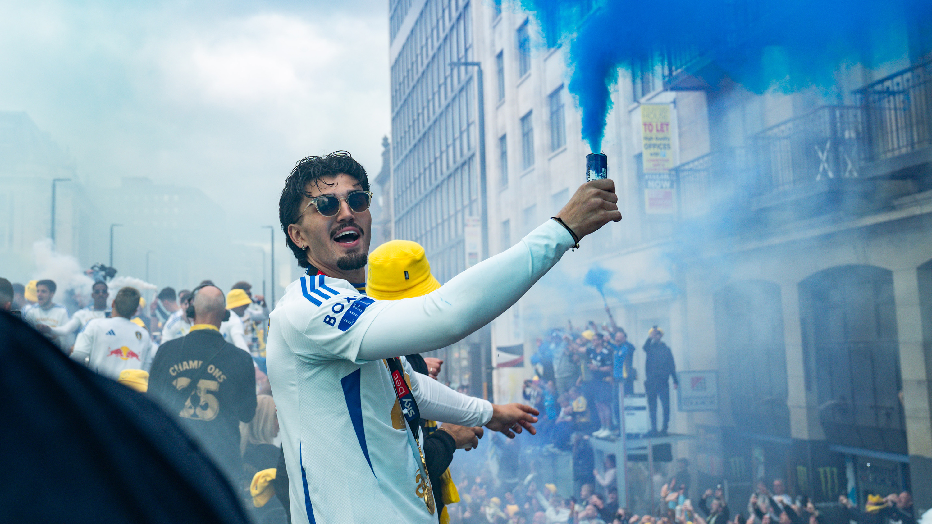 Pascal Struijk May 25 Parade with Flare