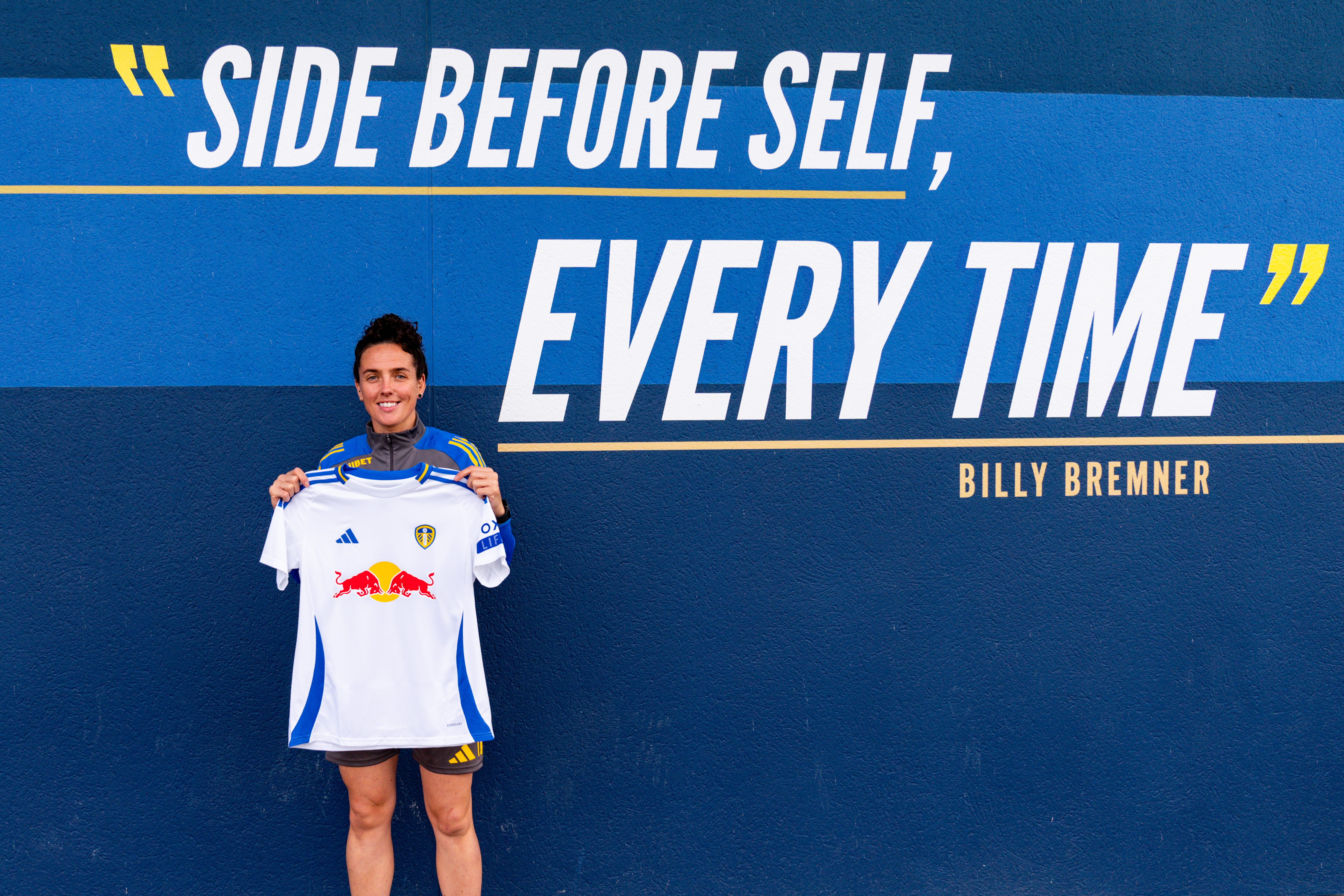 Shauna Legge signing 2