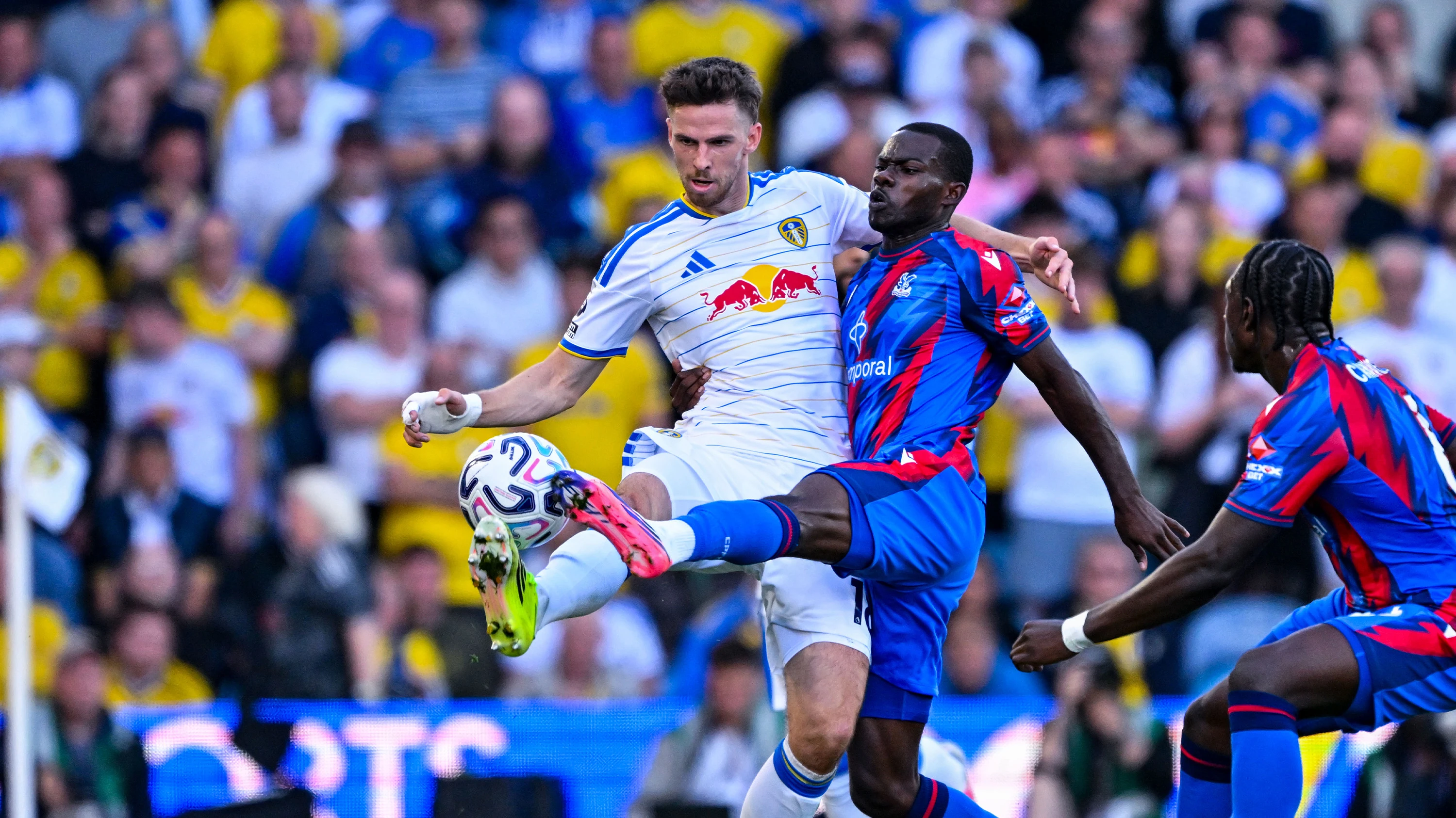 Anton Stach Crystal Palace Sep 26 Challenge for ball