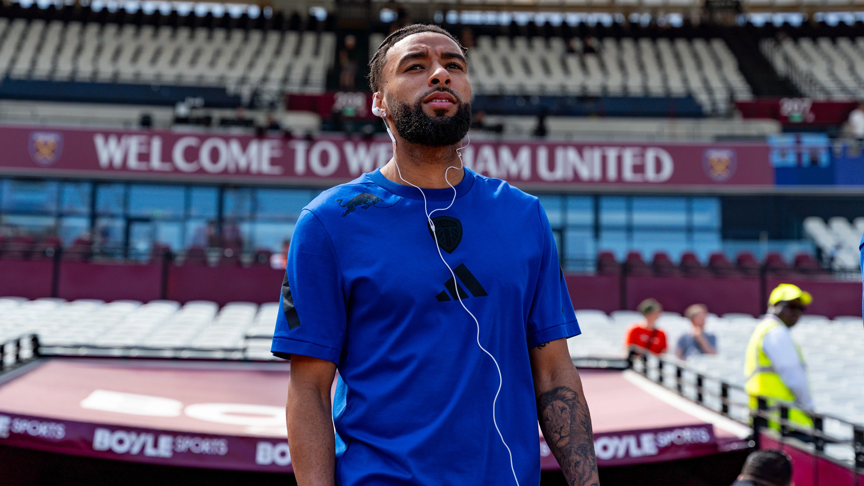 Jayden Bogle arrival London Stadium