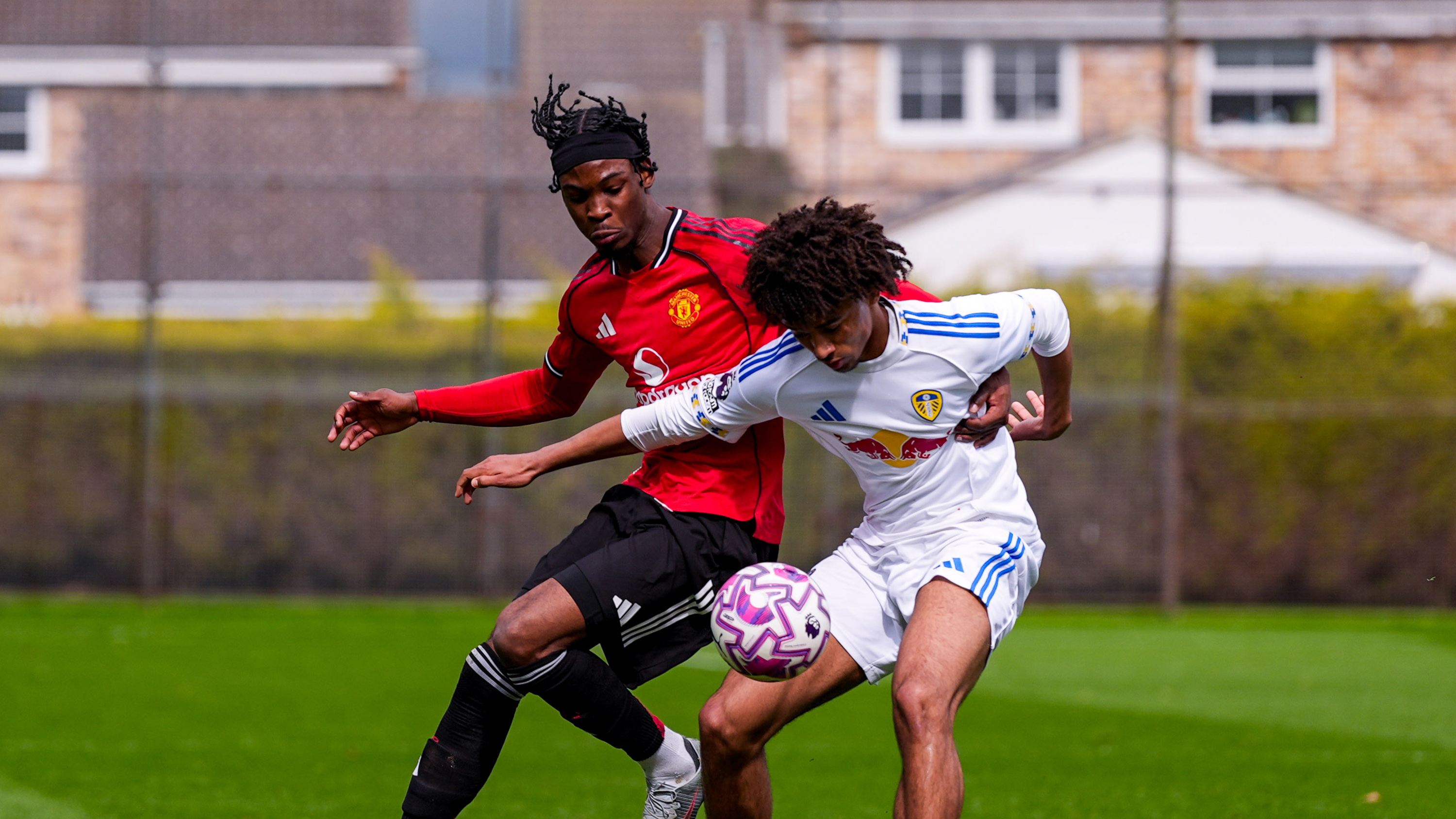 Jayden Lienou Man Utd U21 Shielding