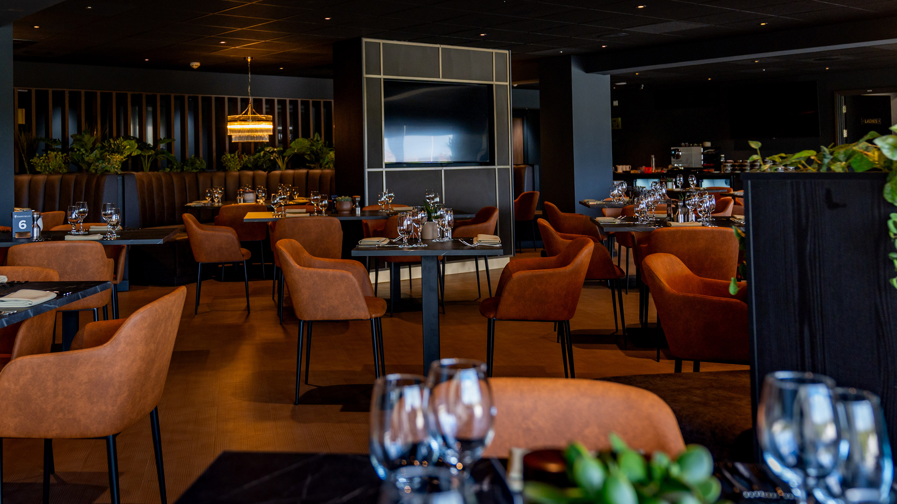 Header: Eddie Gray Lounge 02