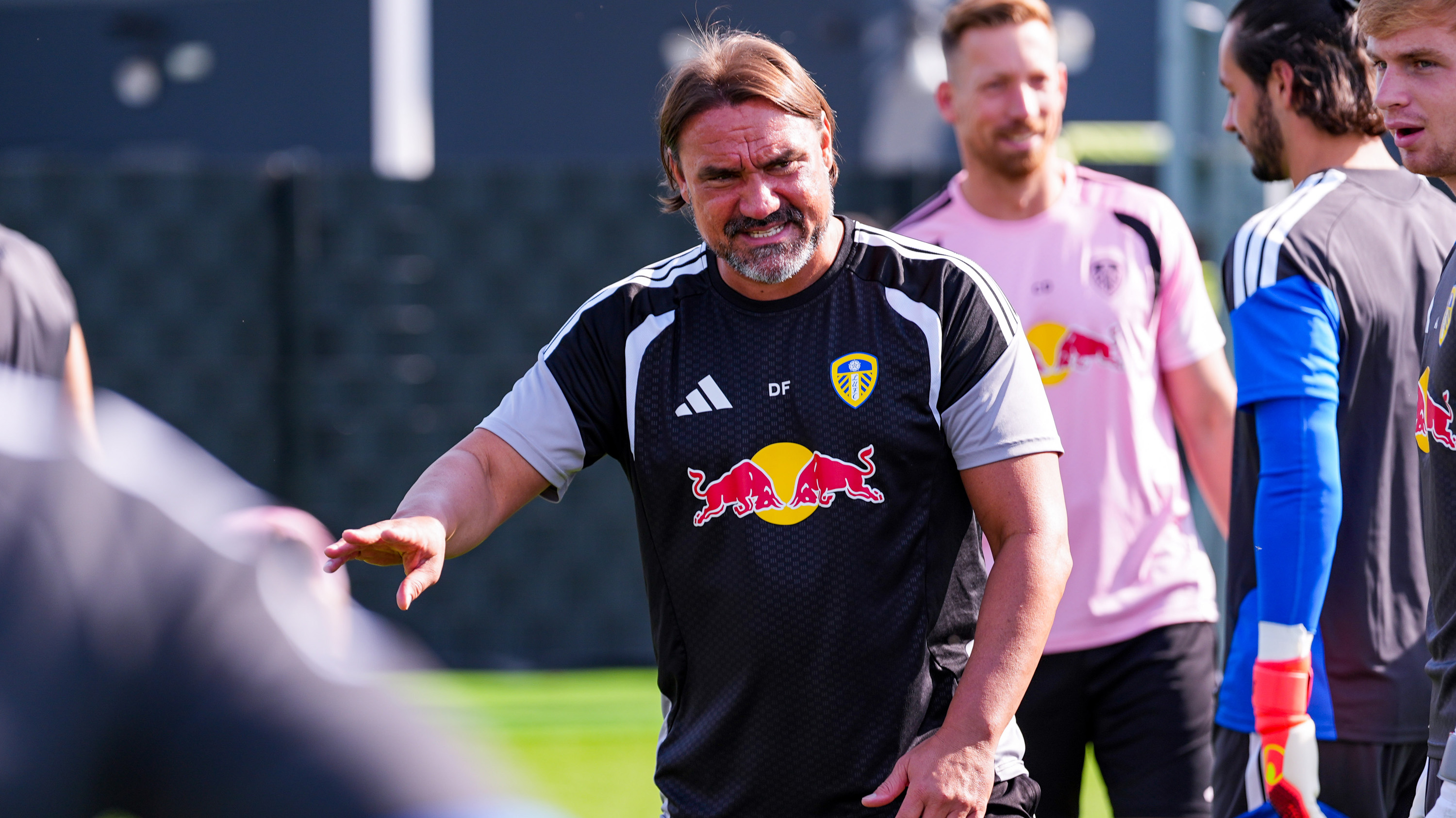 Daniel Farke team news training photo Aug 26 standing