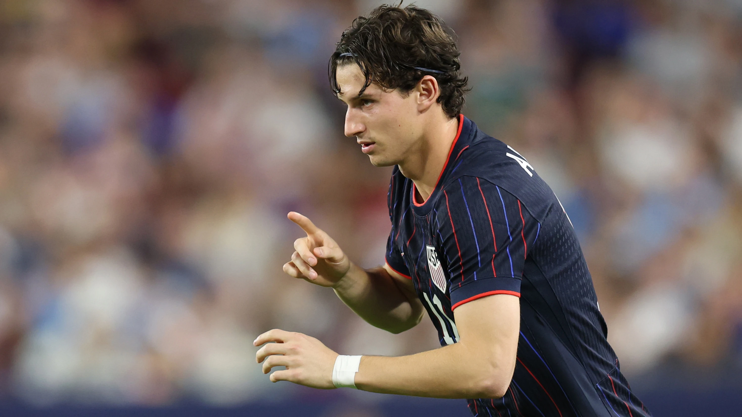 Brenden Aaronson USMNT Uruguay Nov 25