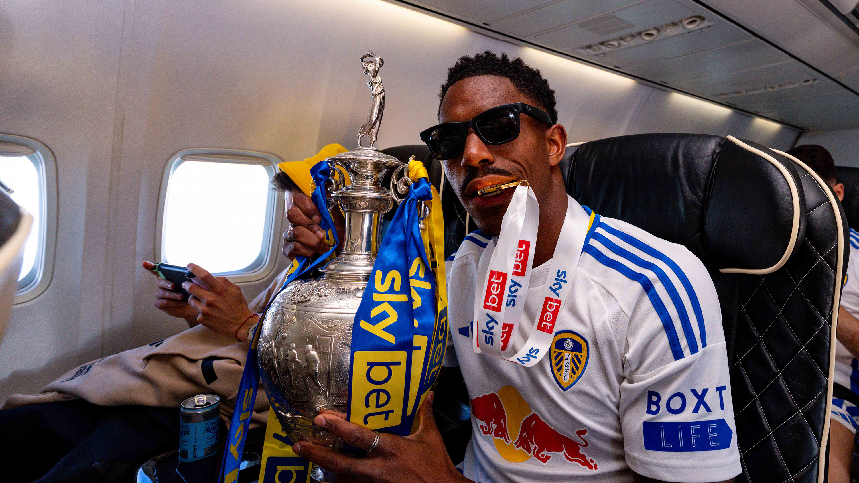 Junior Firpo Holding Championship Trophy