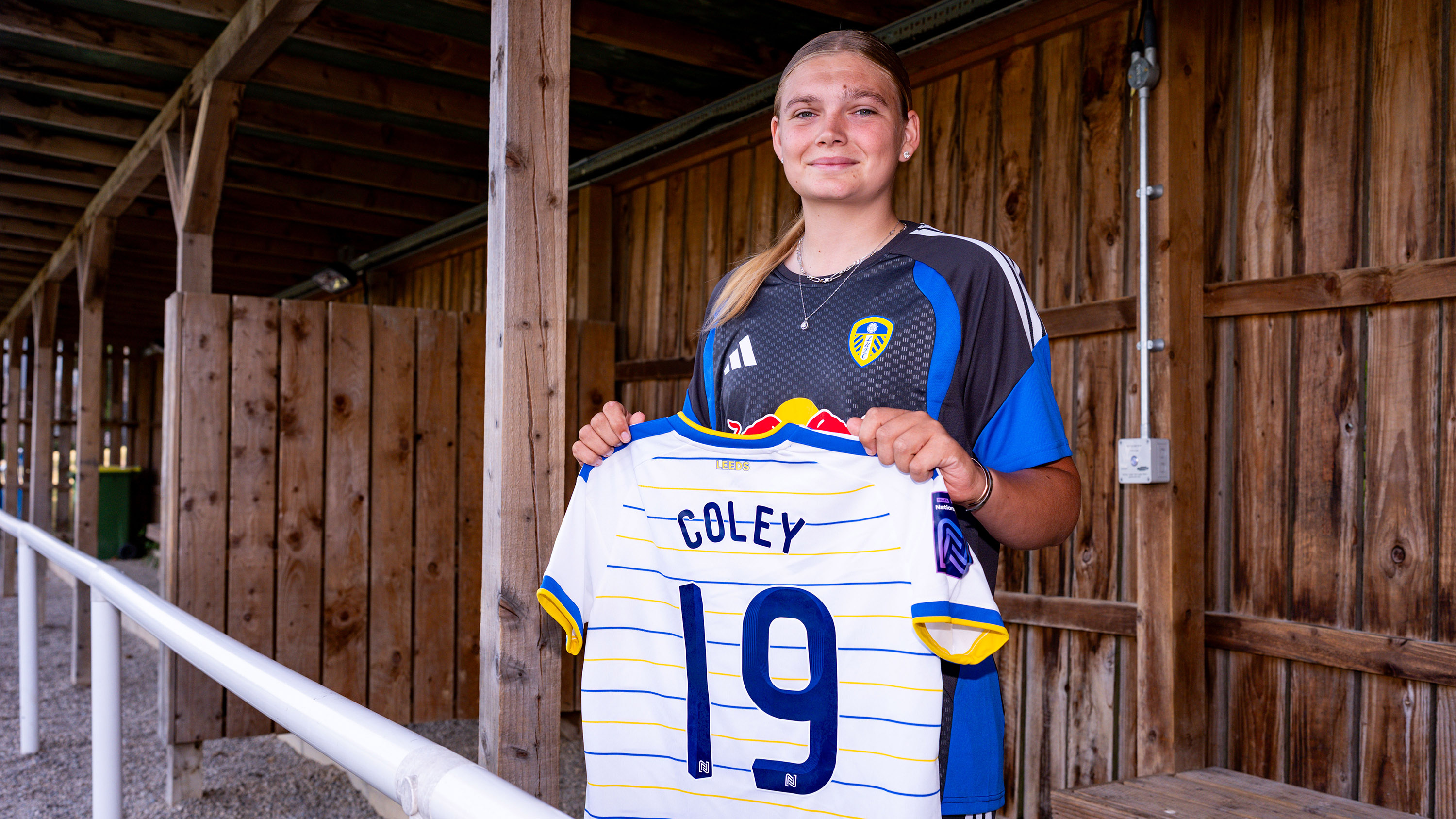 Abi Coley signing