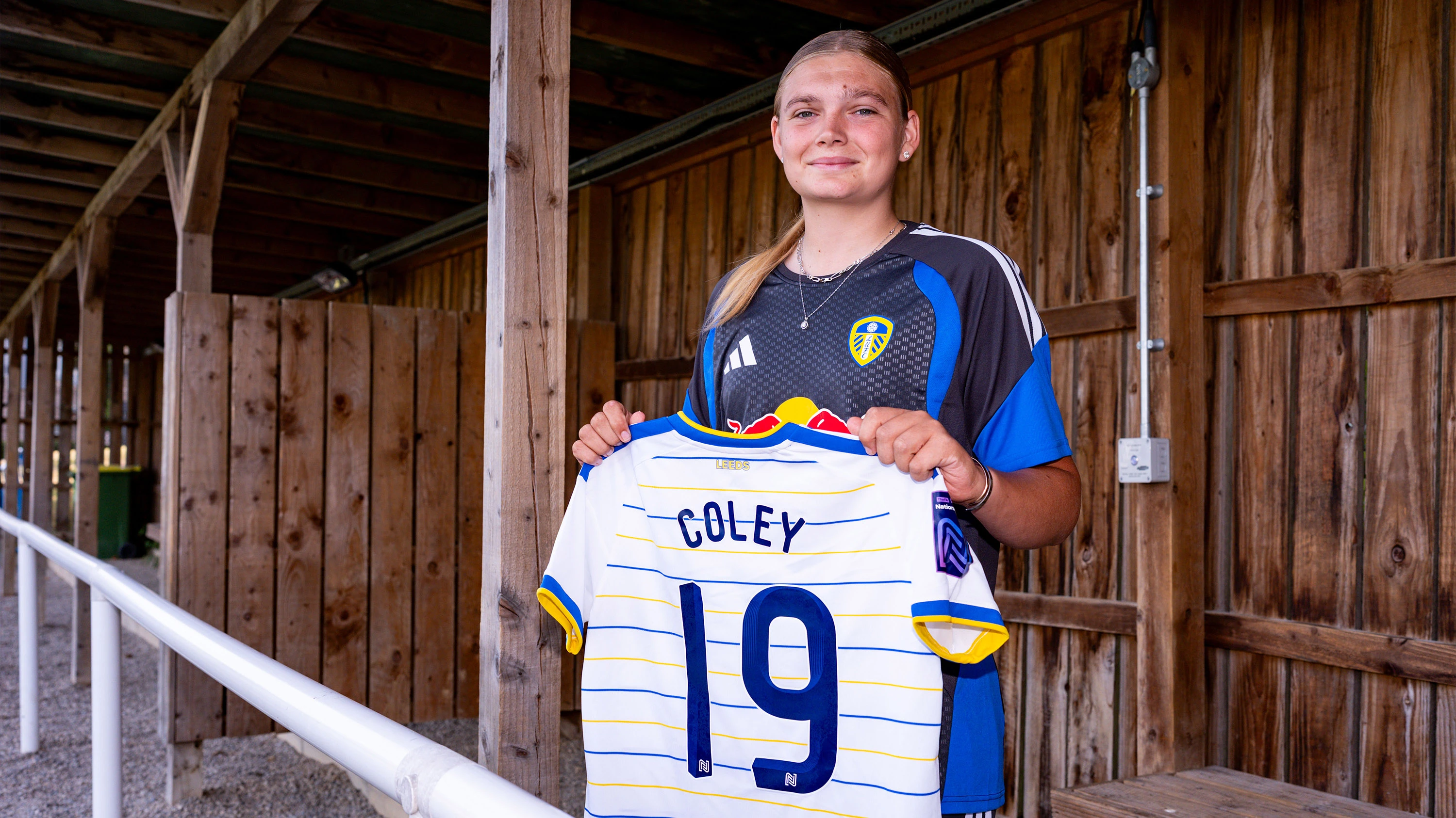 Abi Coley signing