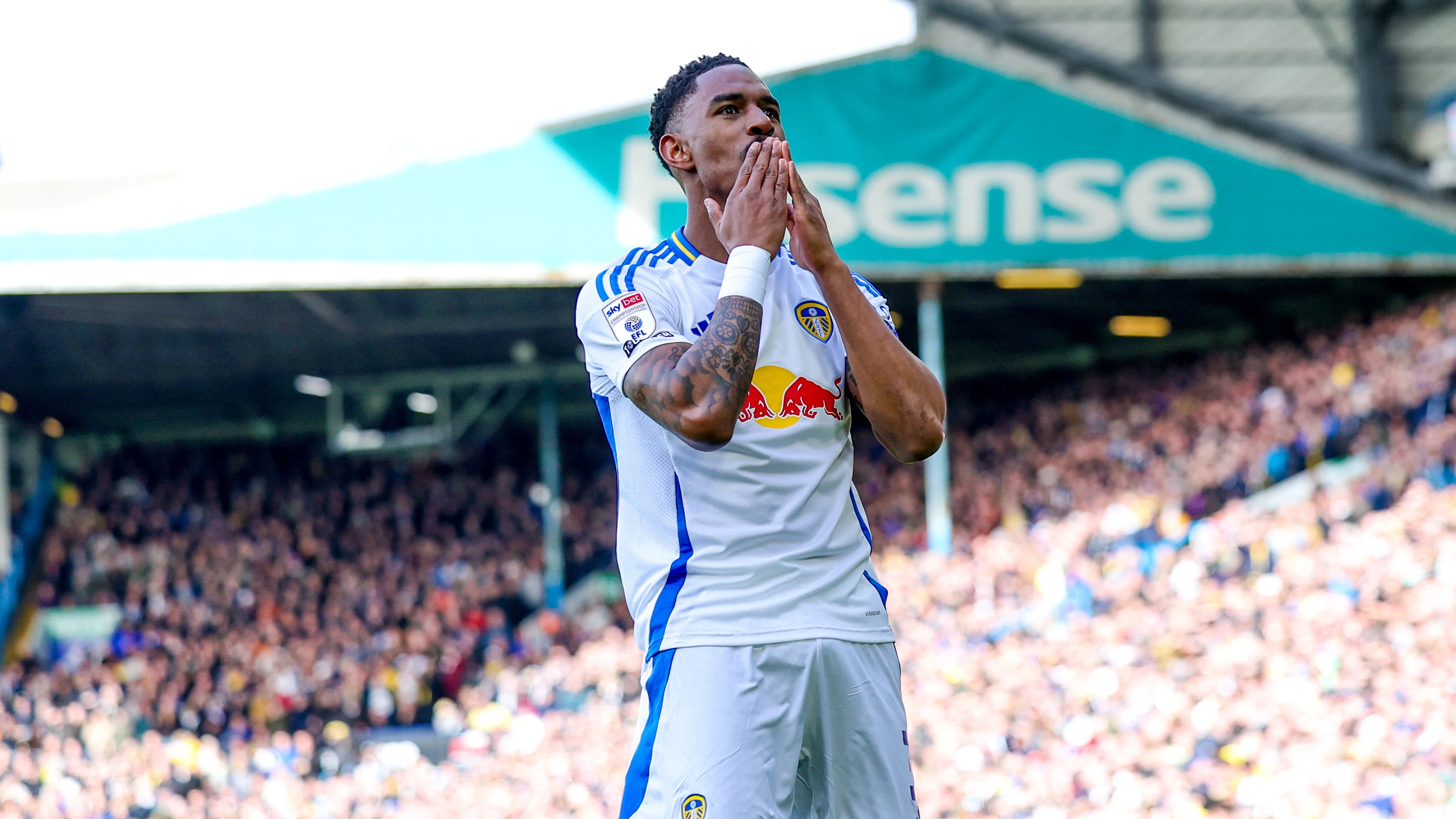 Junior Firpo goal vs WBA (2)
