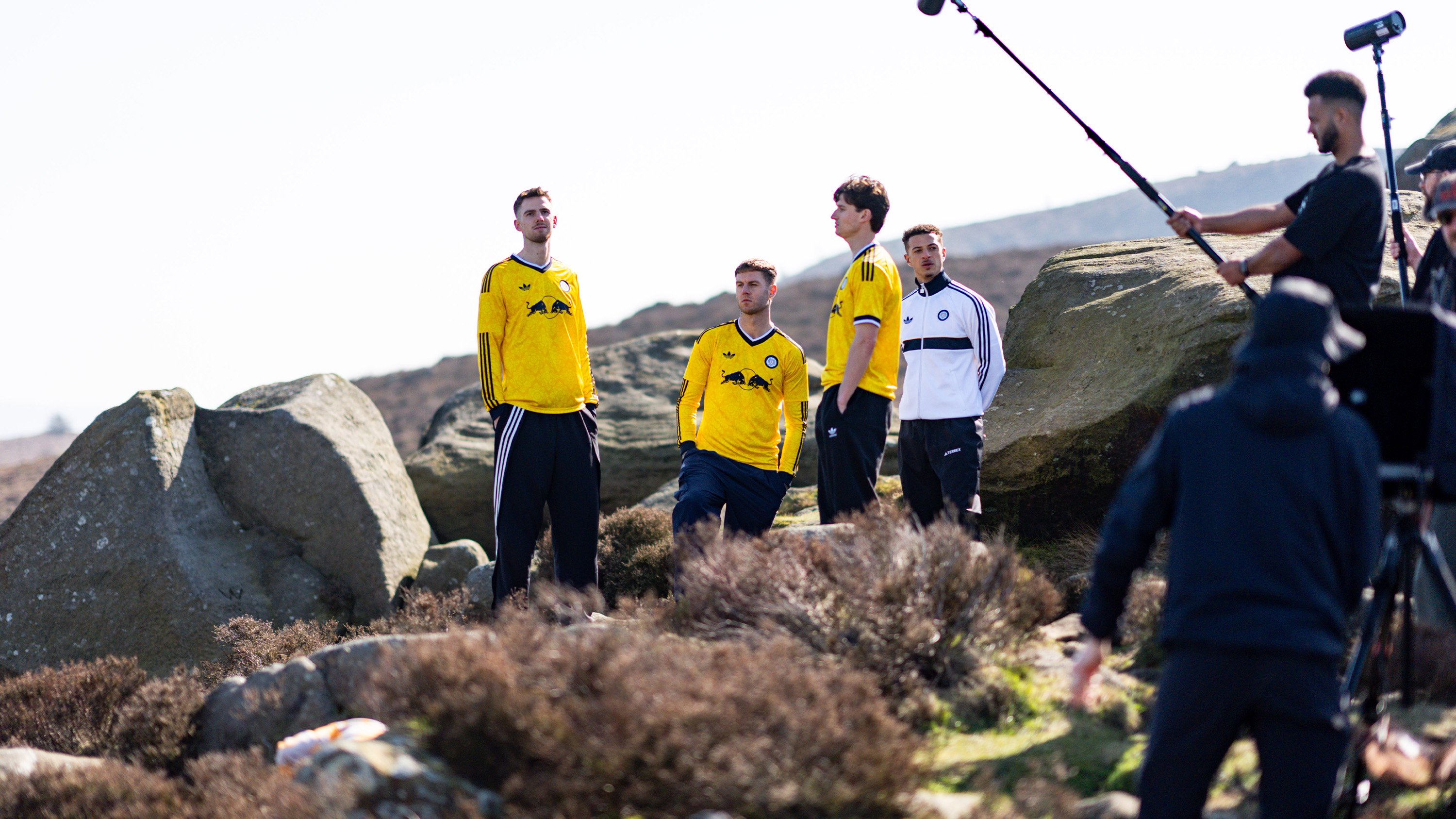 2627 Away Kit Shoot Group Filming