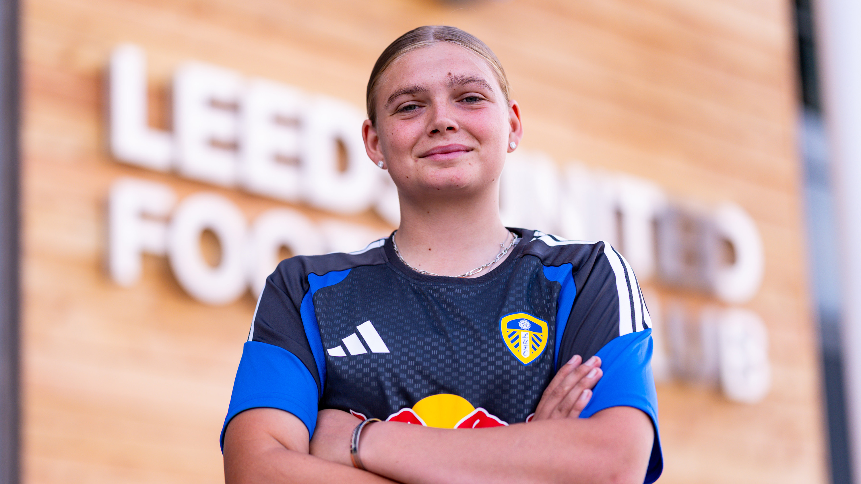 Abi Coley signing 1