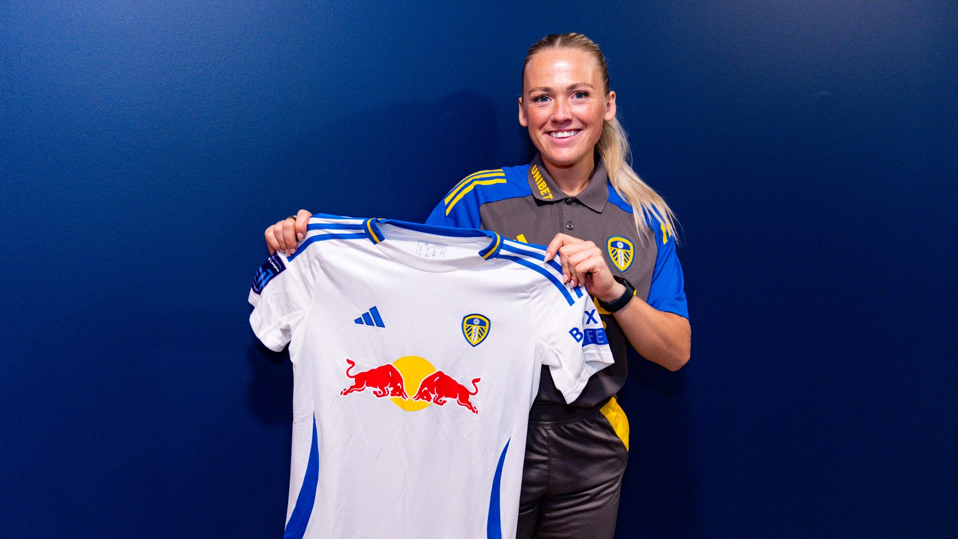 Amy Woodruff joins Leeds United Women