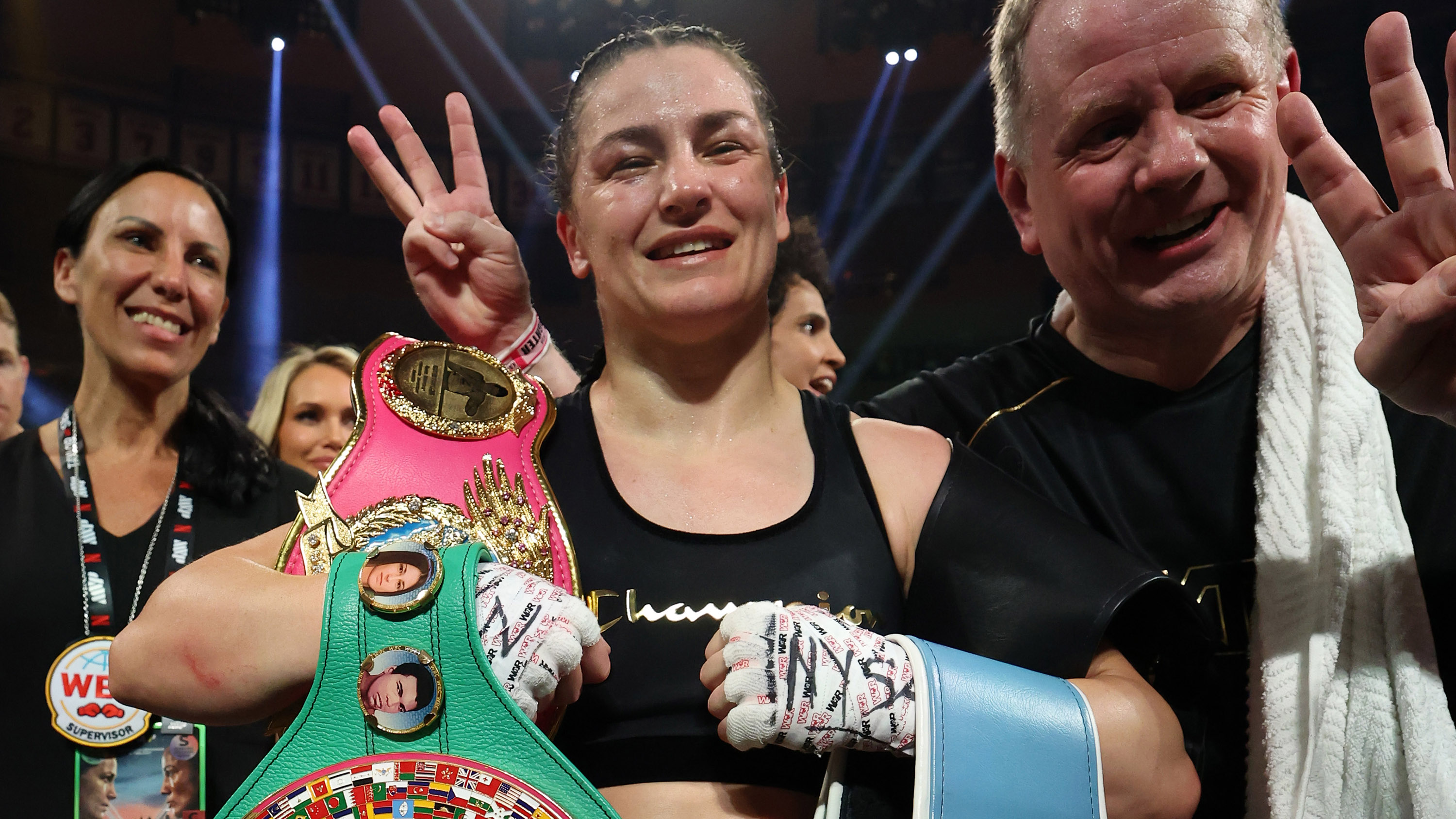 Katie Taylor Amanda Serrano 3