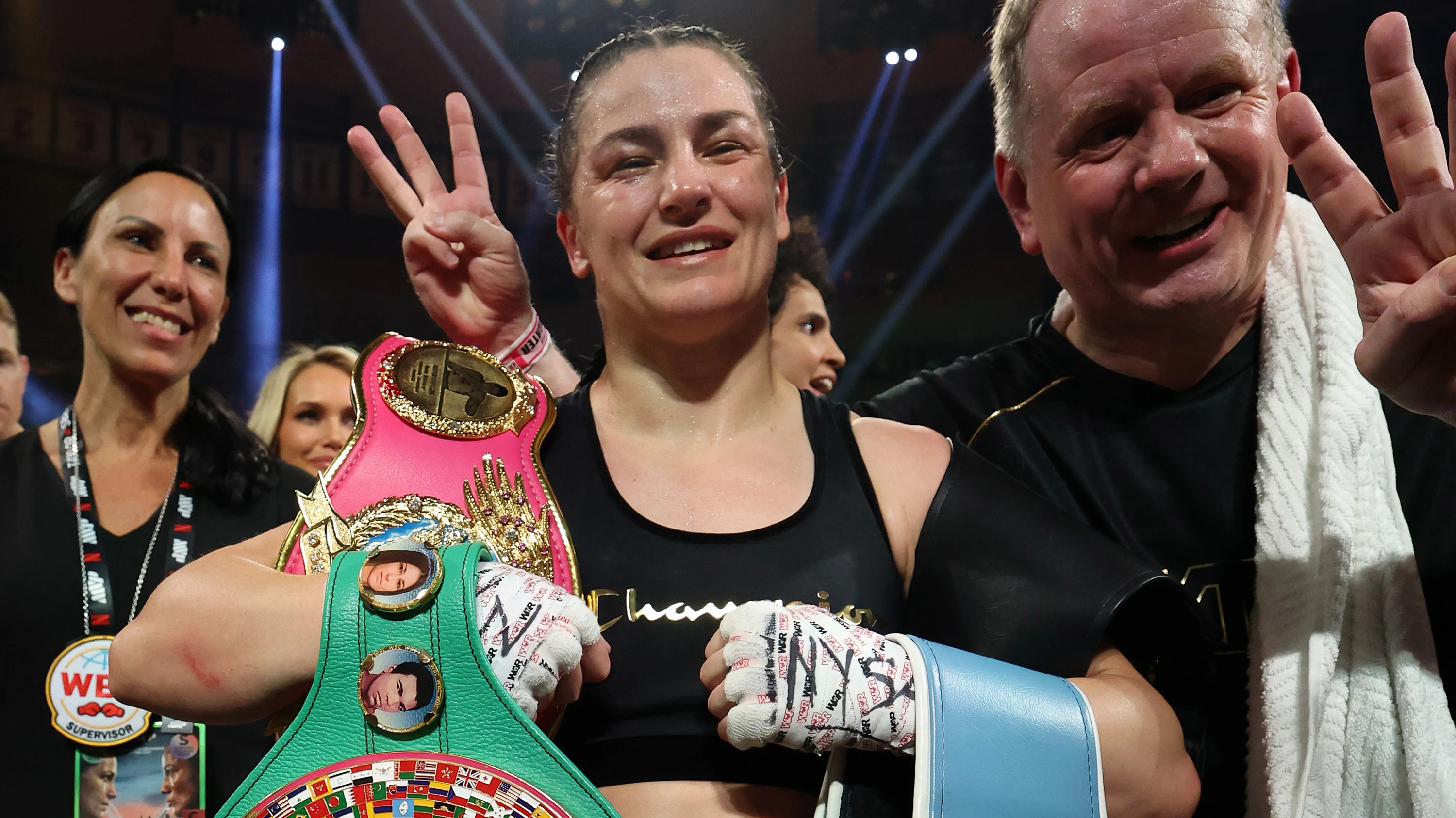 Katie Taylor Amanda Serrano 3