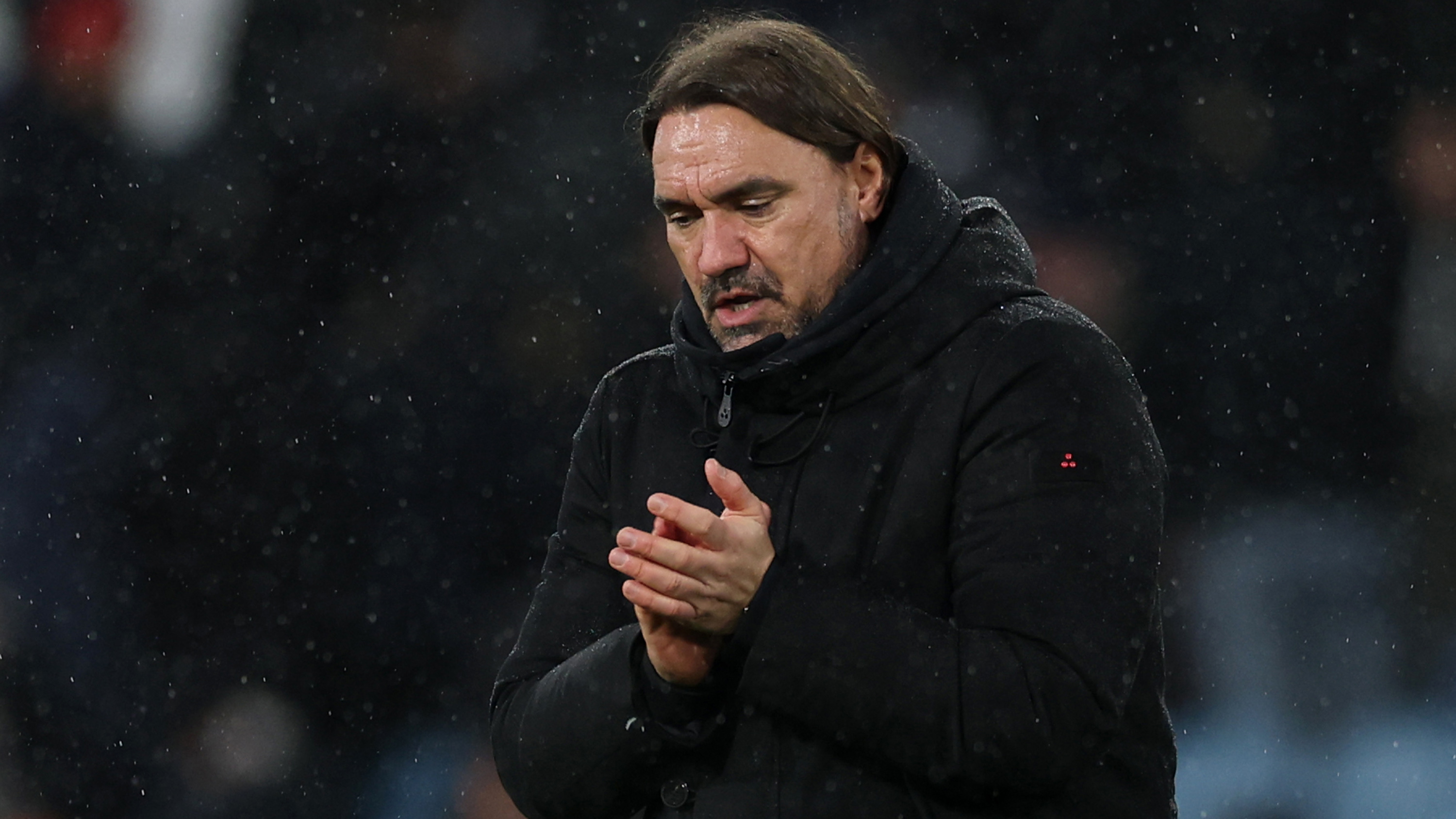 Daniel Farke Aston Villa Clapping