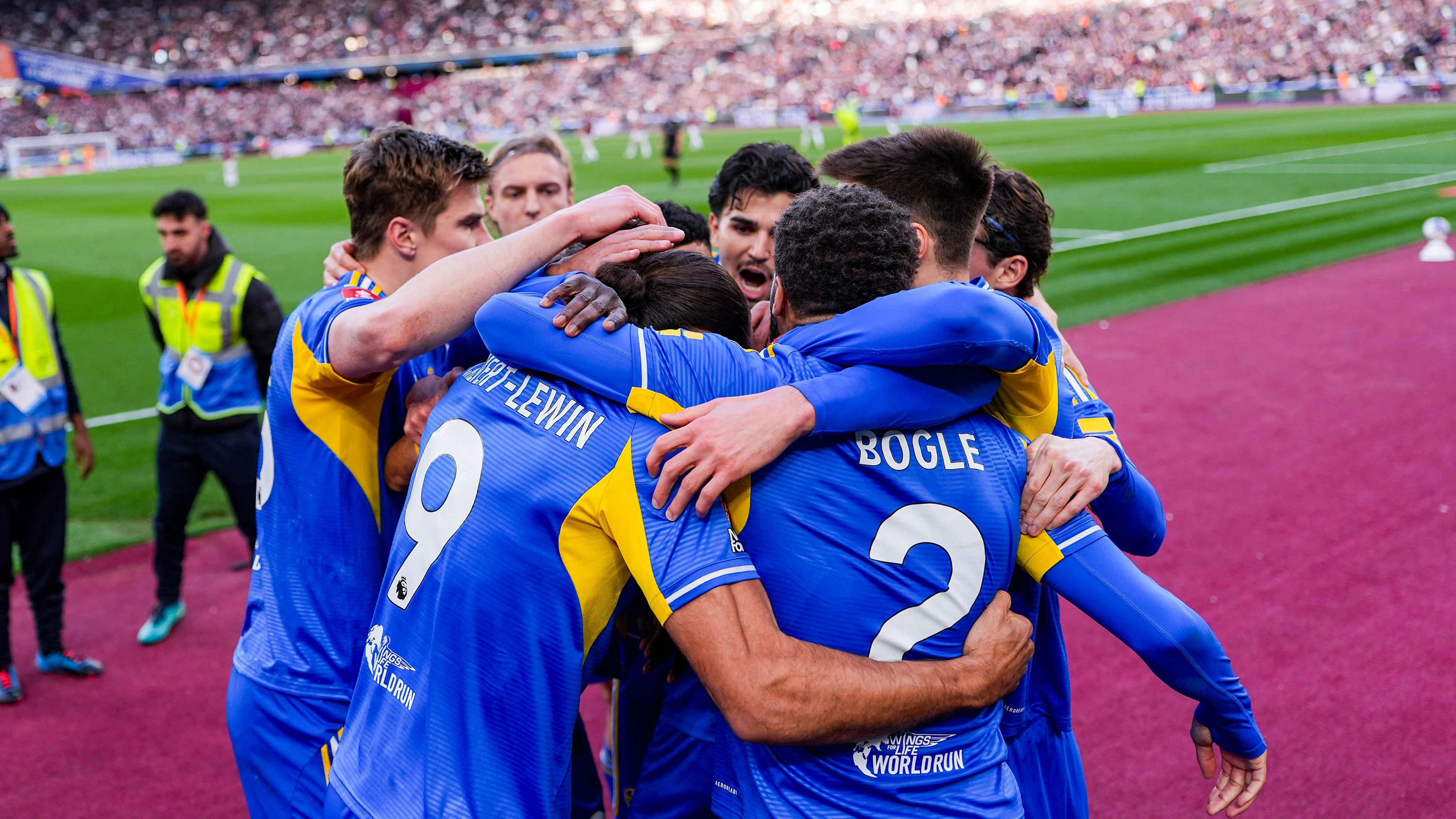 Team Huddle West Ham Apr 26 Celebration