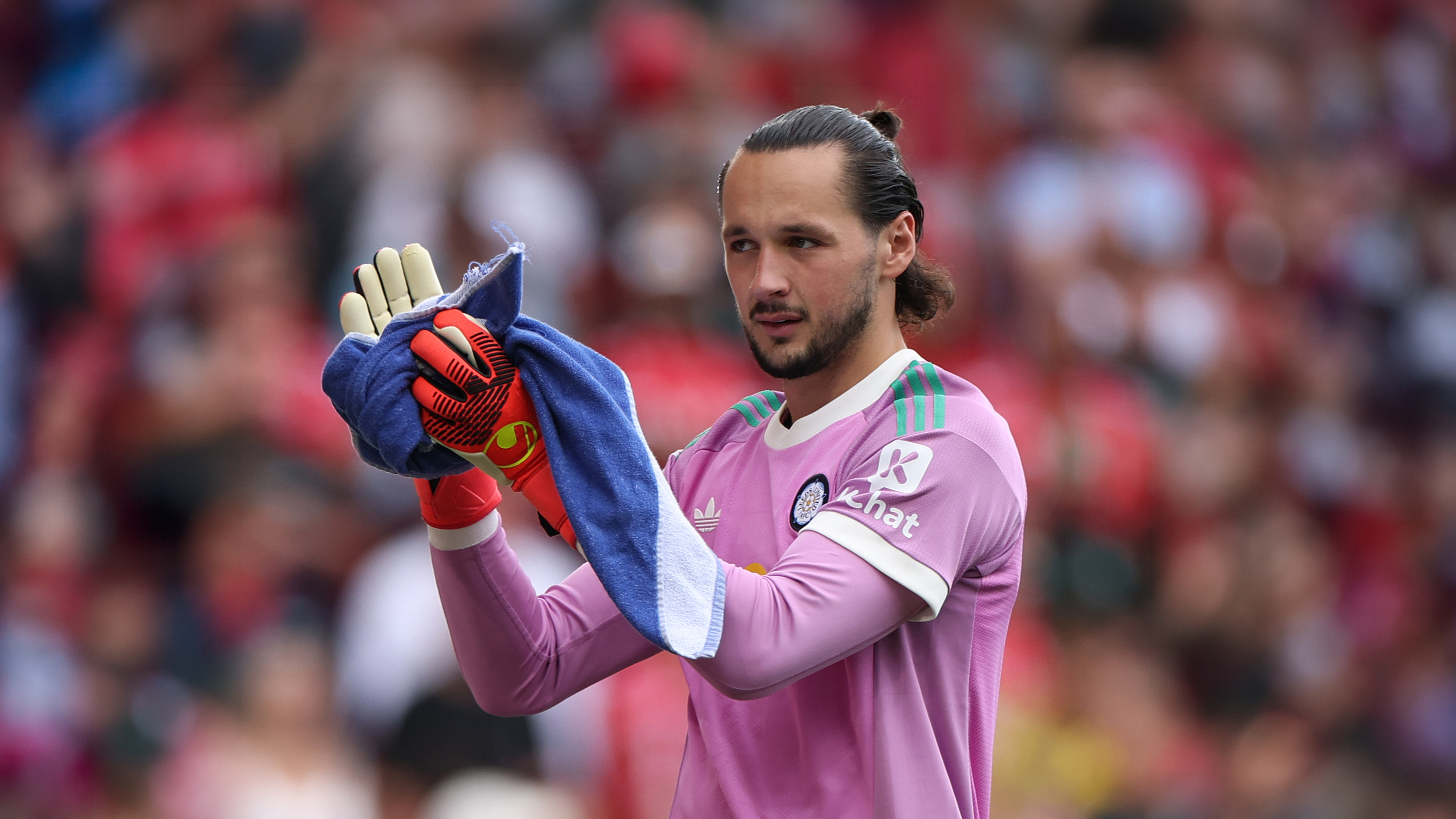 James Trafford Nottingham Forest Aug 26 Clapping Fans