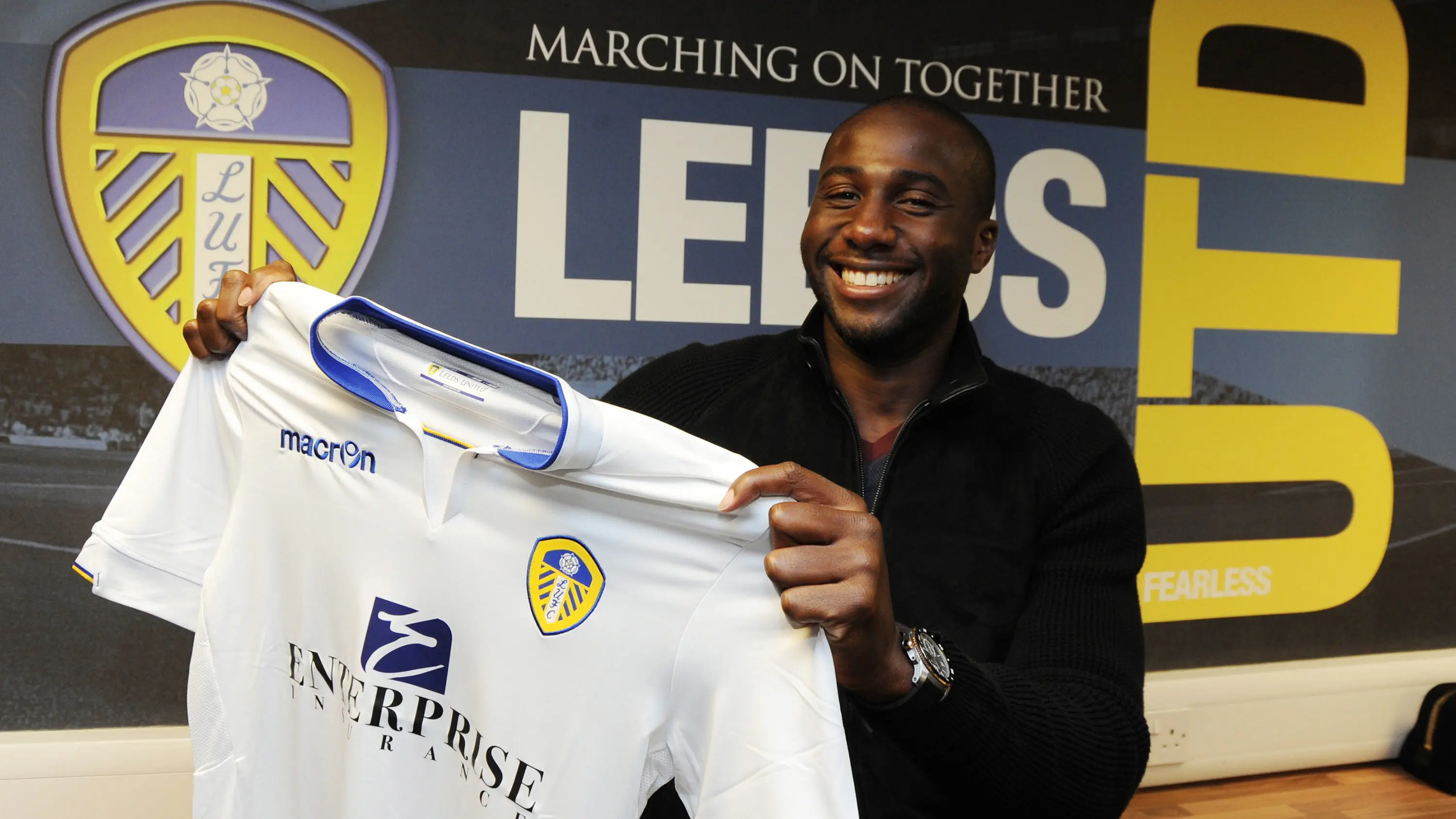 Sol Bamba Holding Shirt