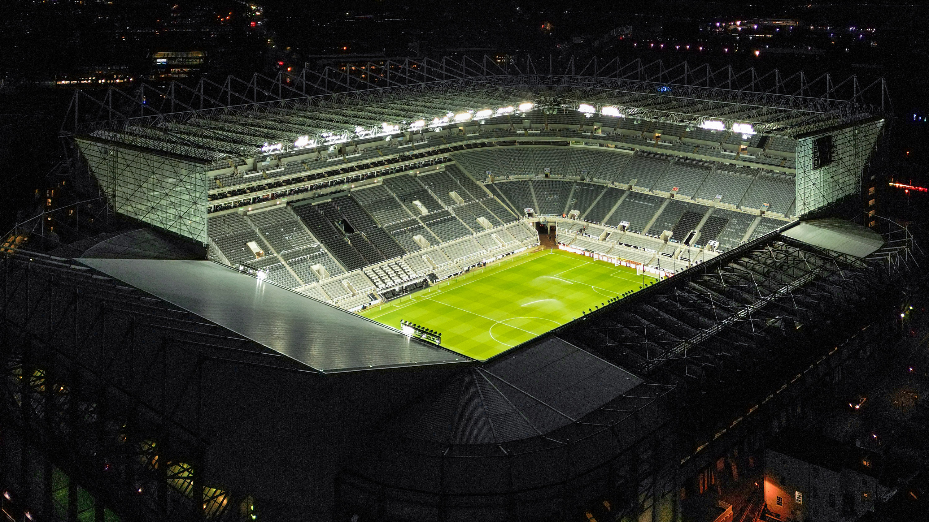 St James Park Night