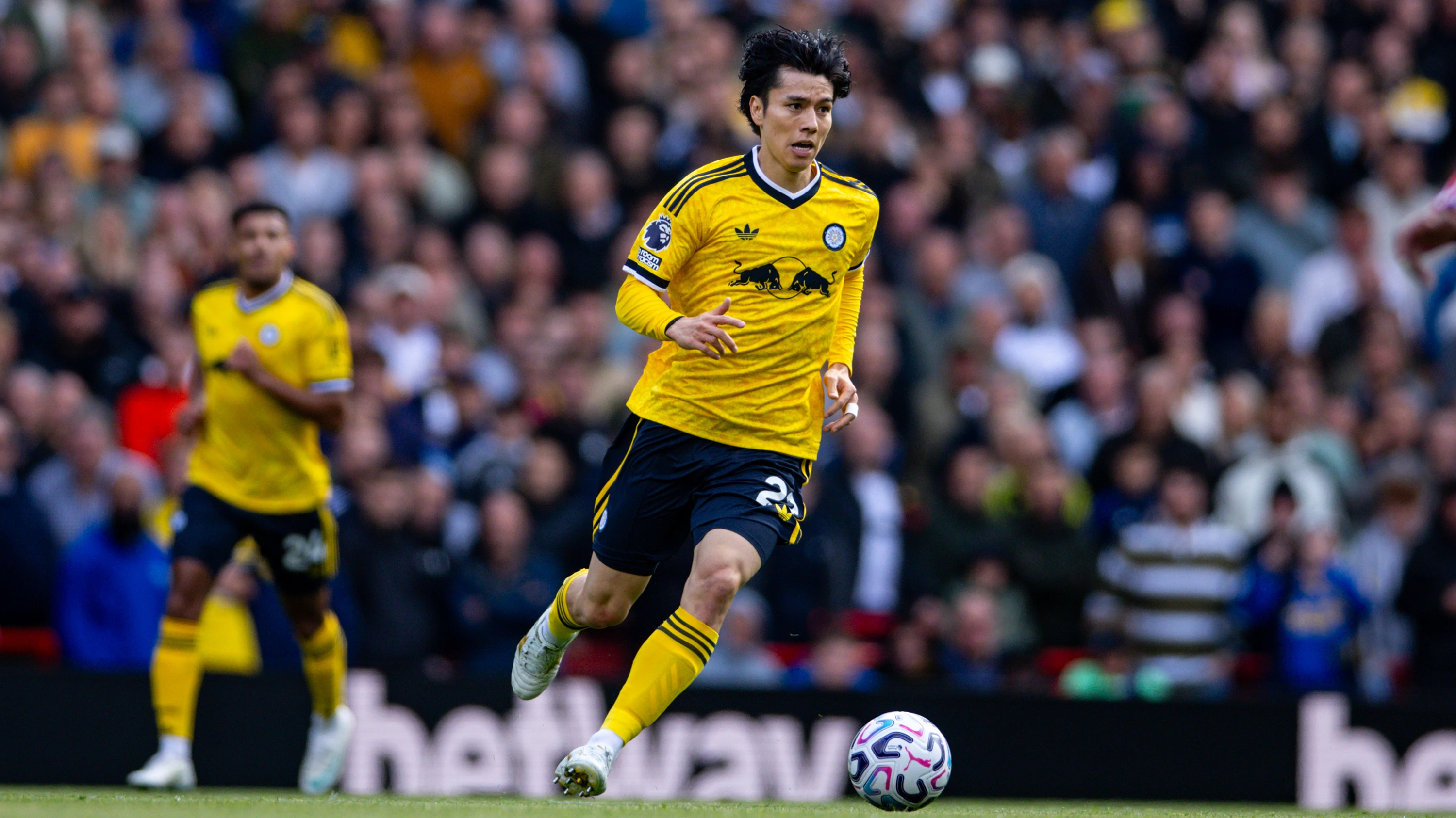 Ao Tanaka vs Arsenal (A) action shot Oct 26