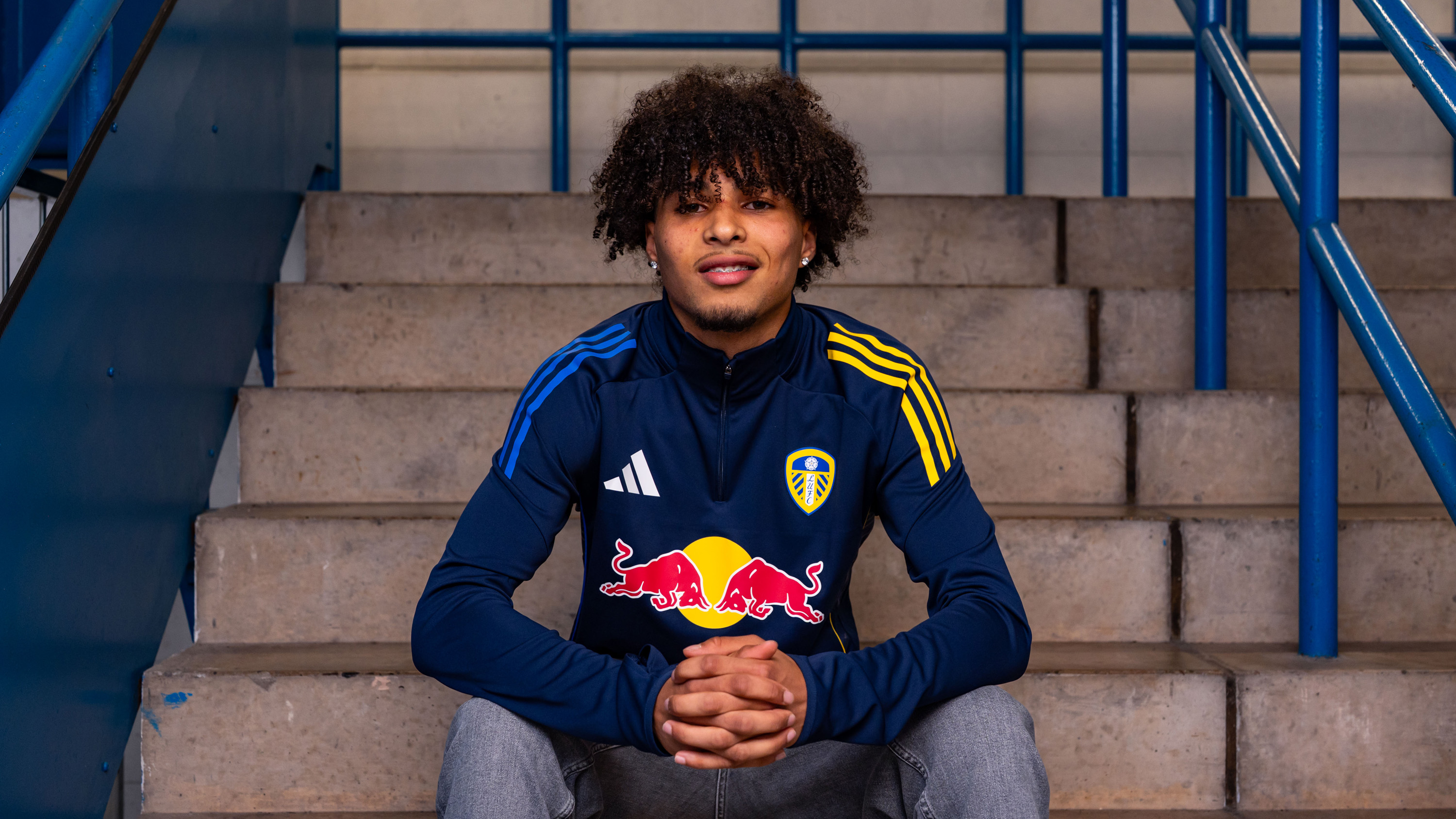 Louie Dudley signing 3