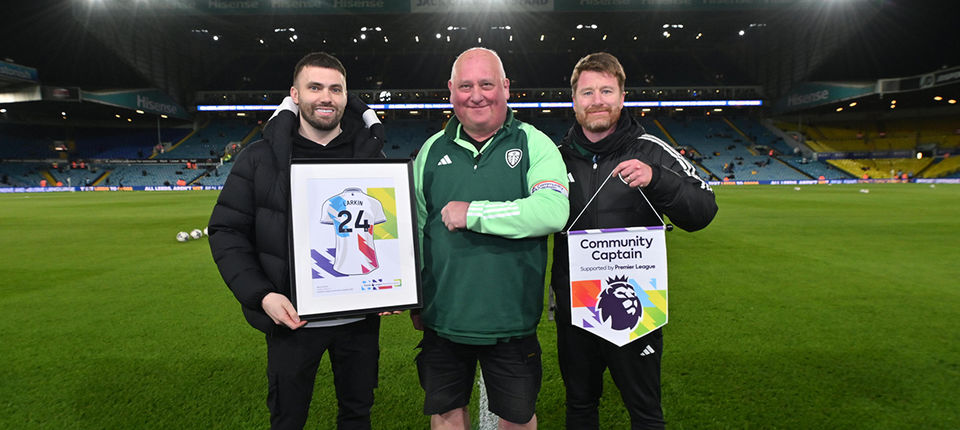 Barry Larkin PL captain banner.jpg