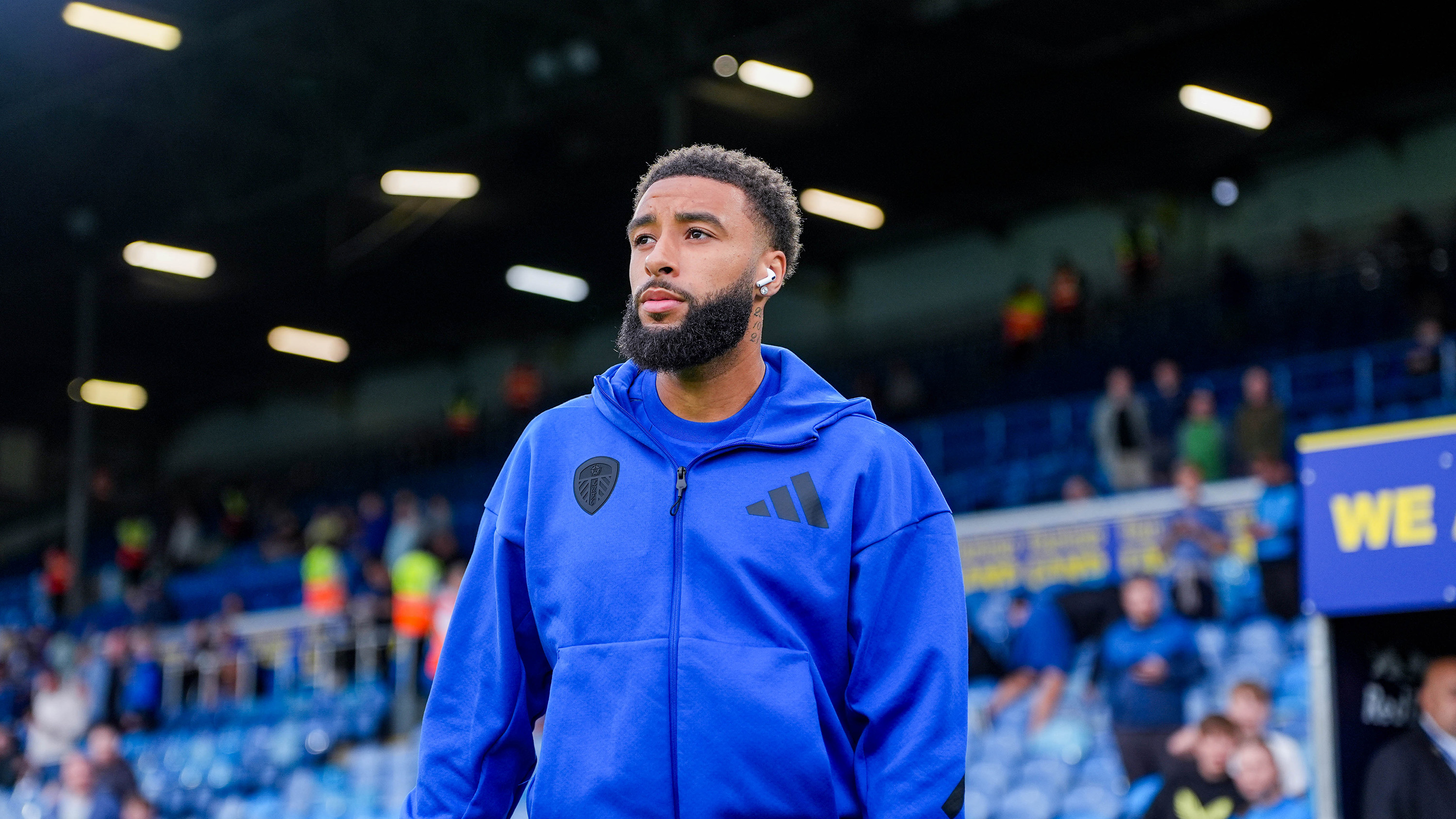 Jayden Bogle arrival vs Everton