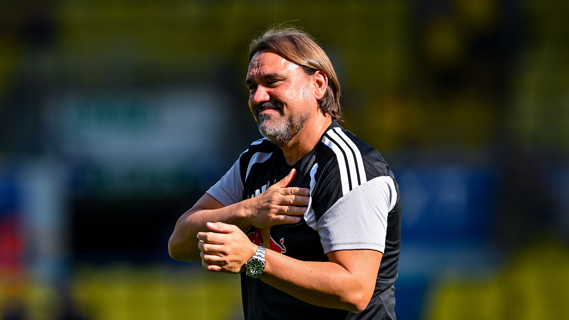 Daniel Farke RB Leipzig Aug 26 Hand over badge