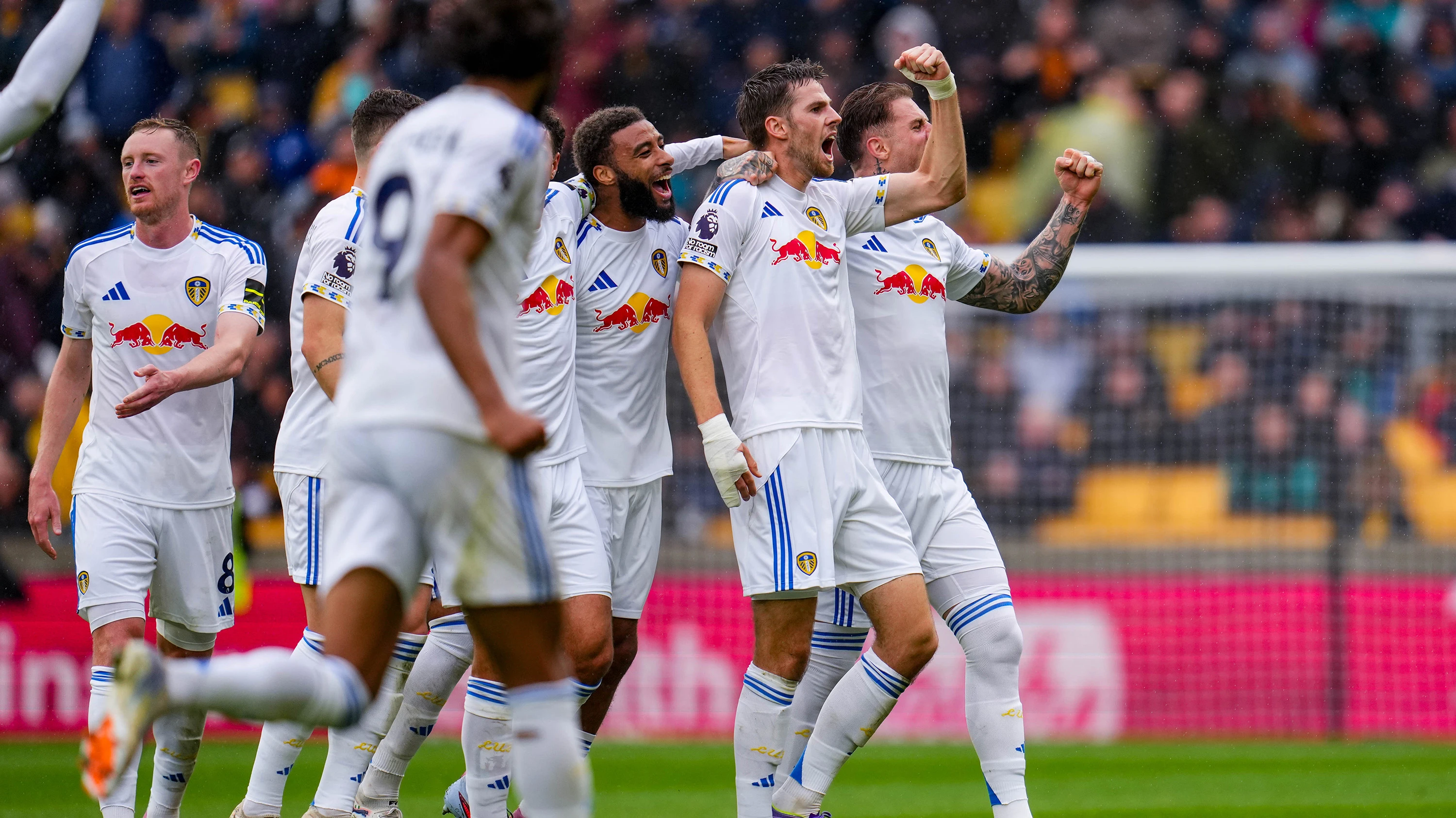 Stach goal vs Wolves (2)