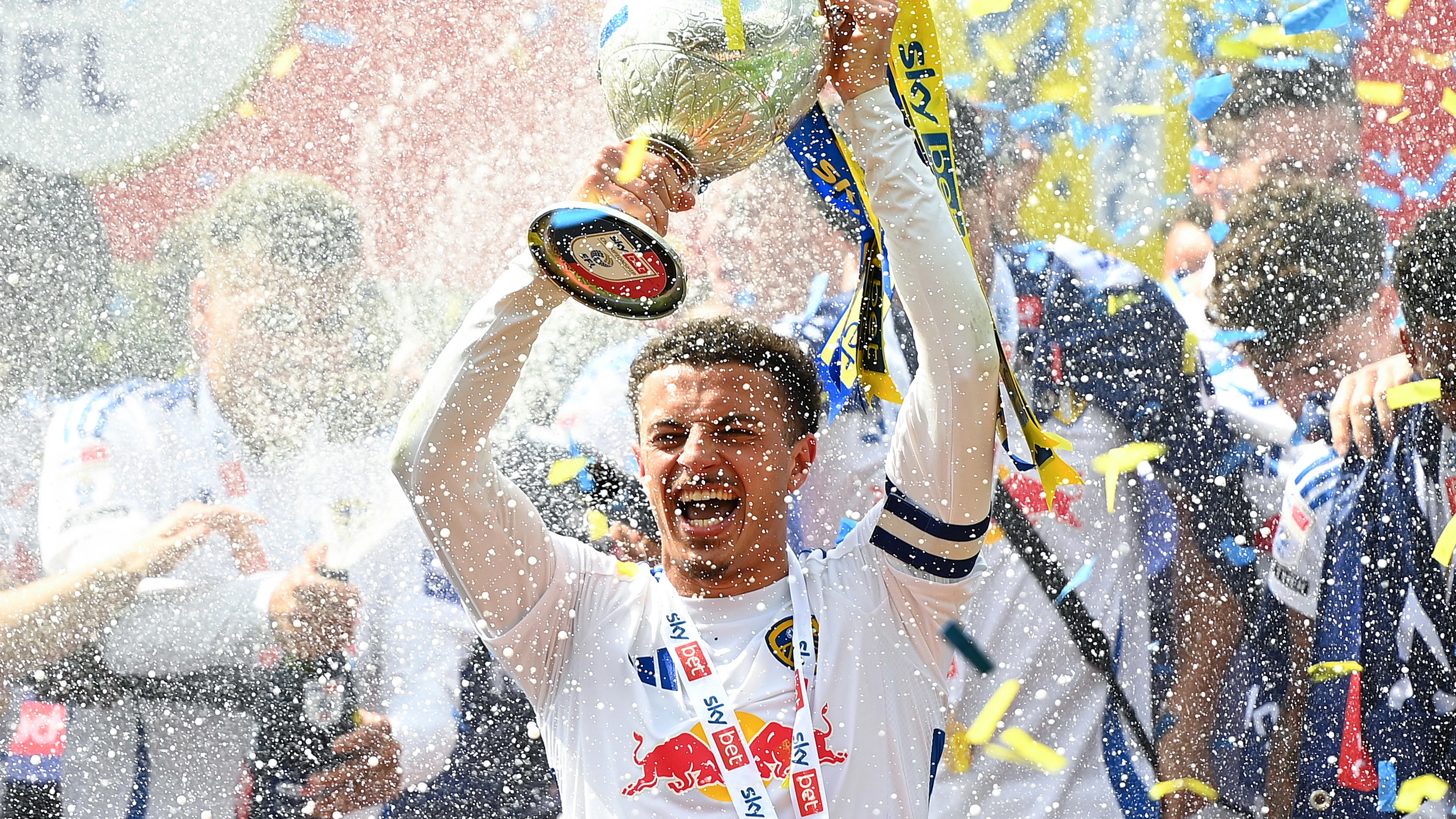 Ethan Ampadu Lifting The Championship Trophy