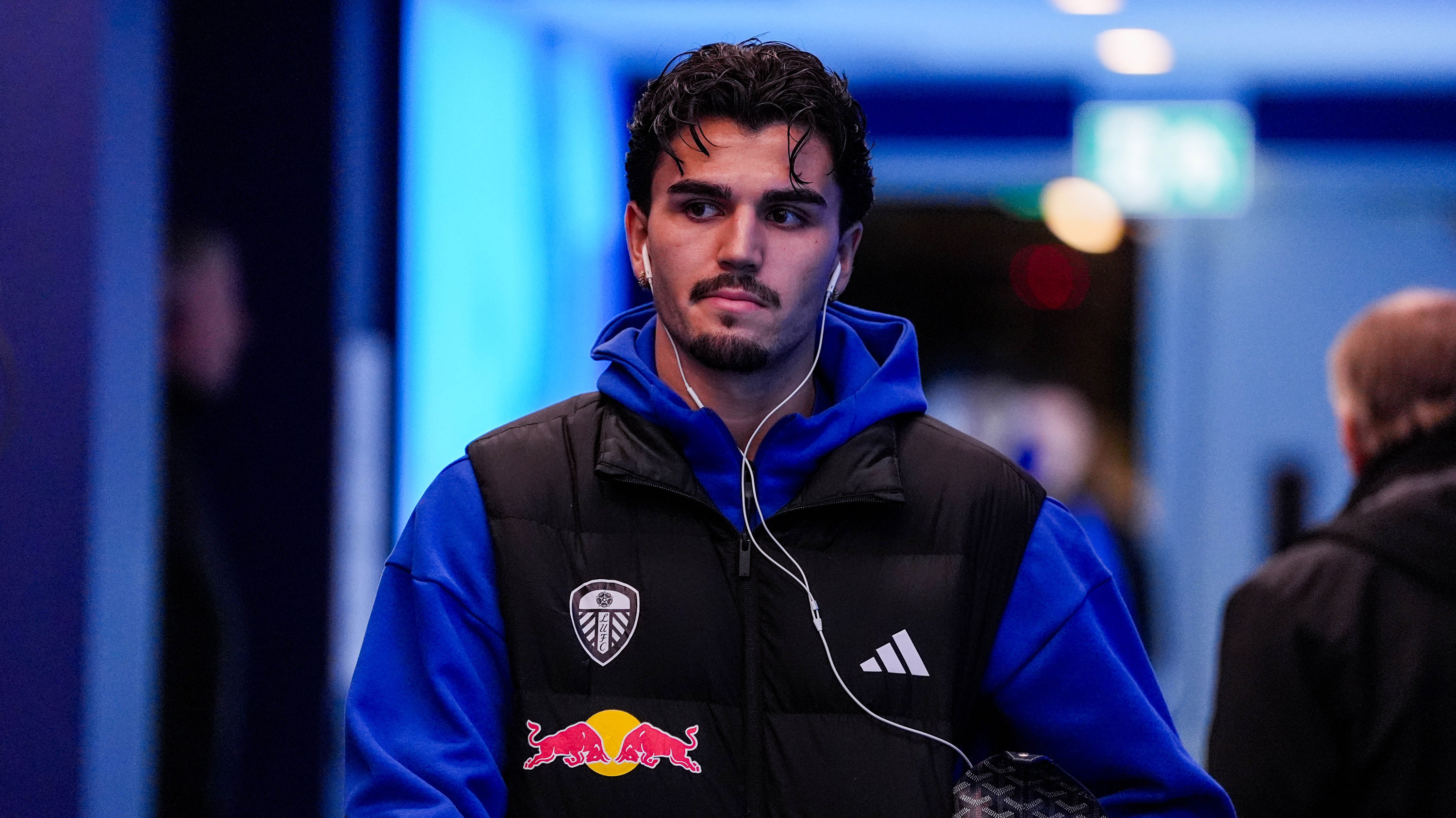 Pascal Struijk Villa arrival