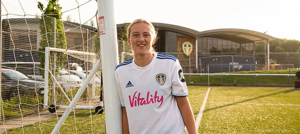 Rebekah Bass signing 2.jpg