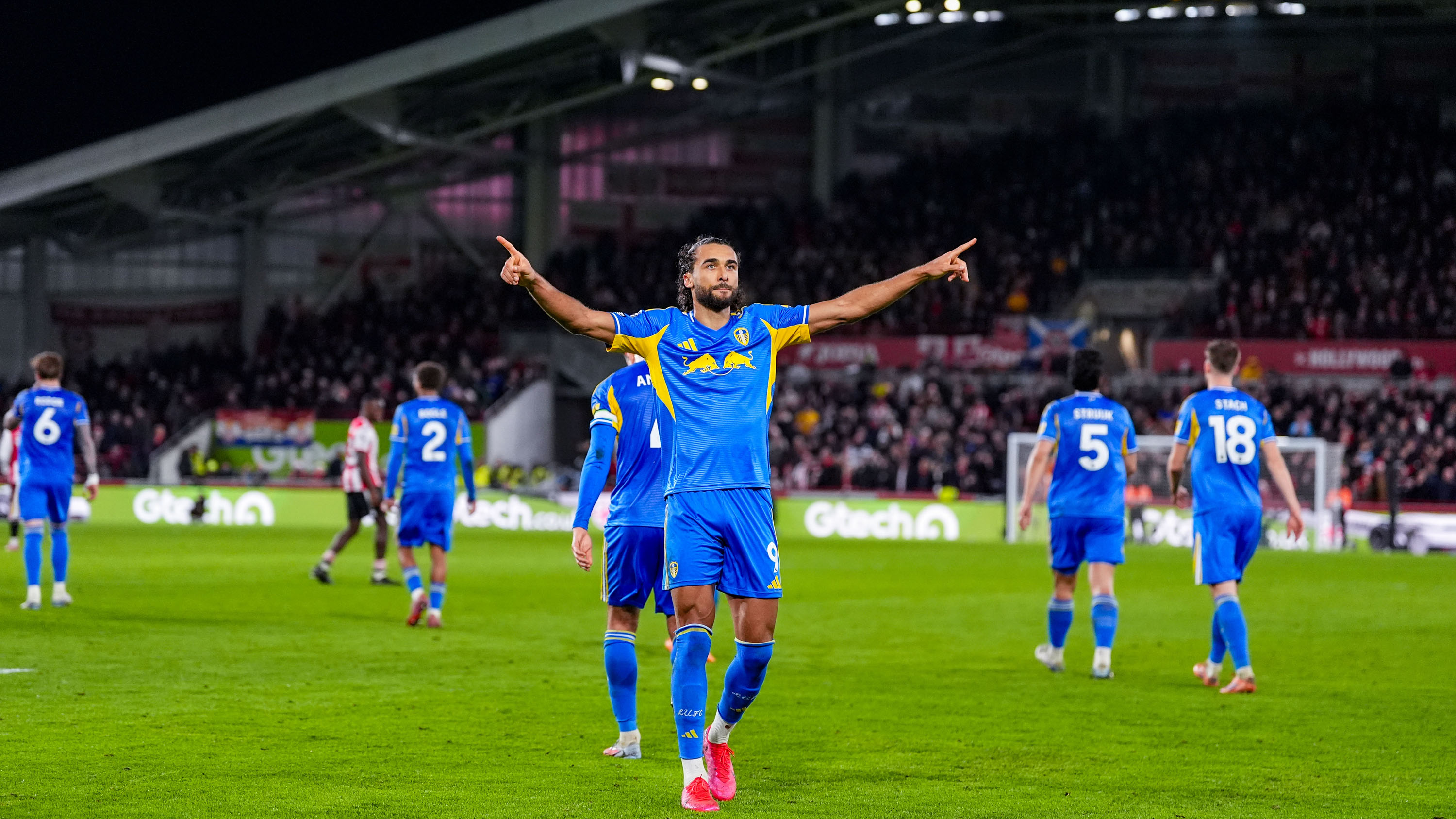 DCL Celebration vs Brentford