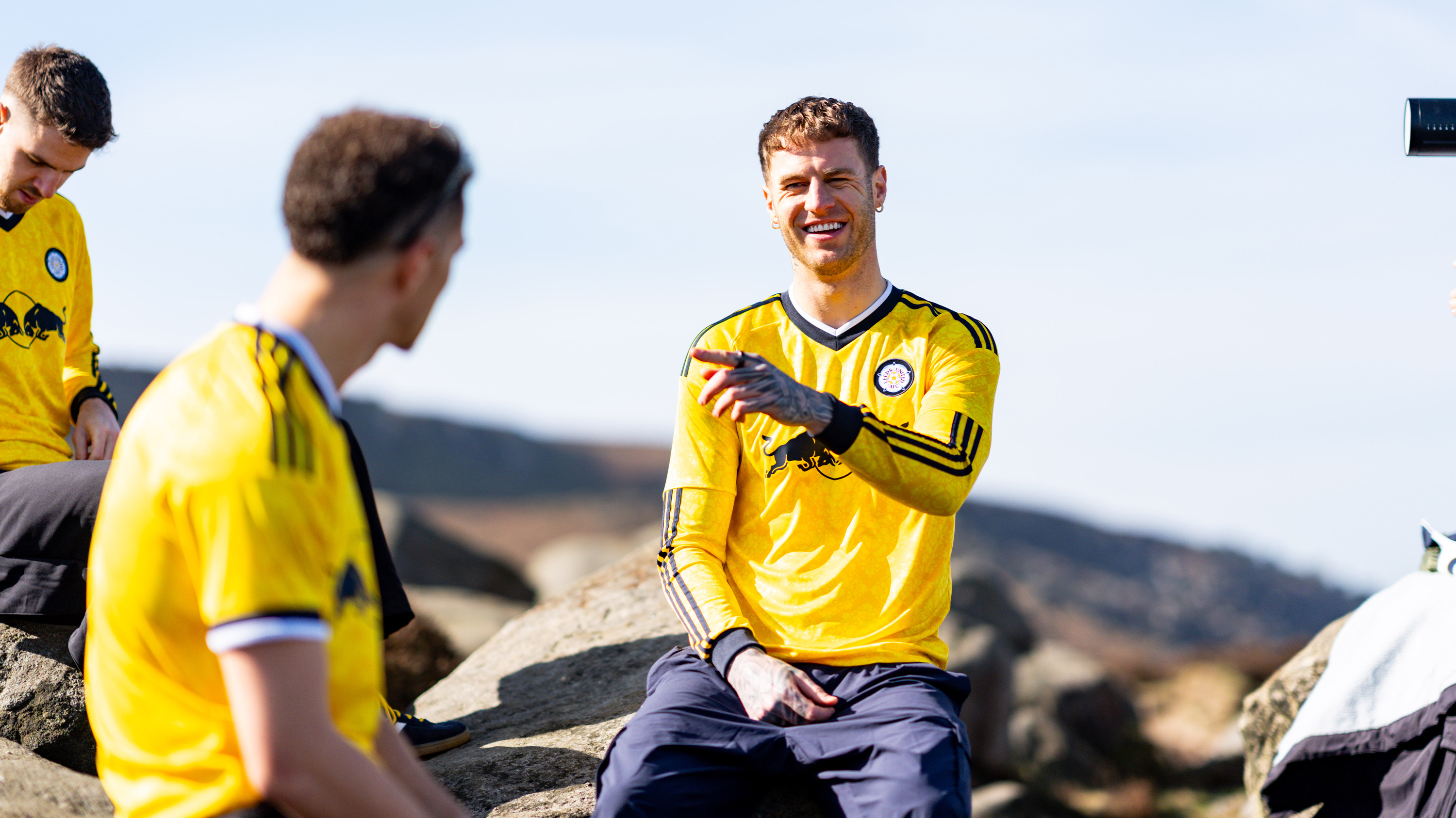 2627 Away Kit Shoot Rodon Smiling Pointing