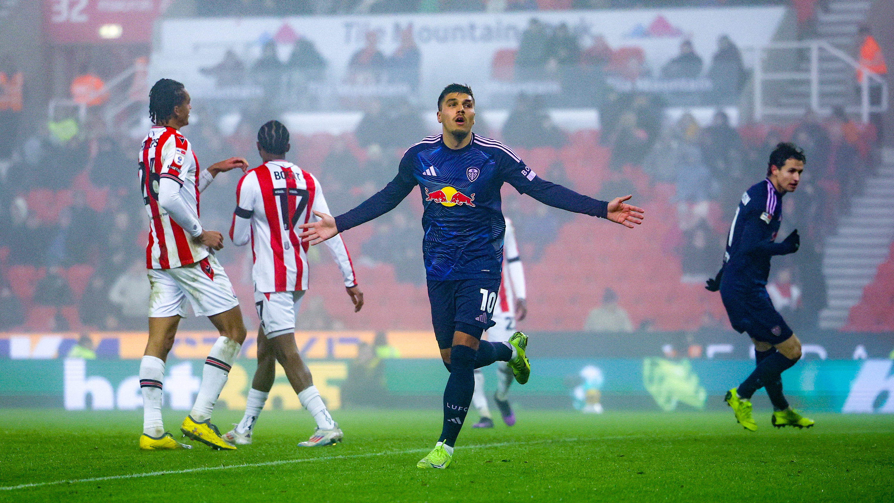 PIROE CELEBRATION STOKE AWAY